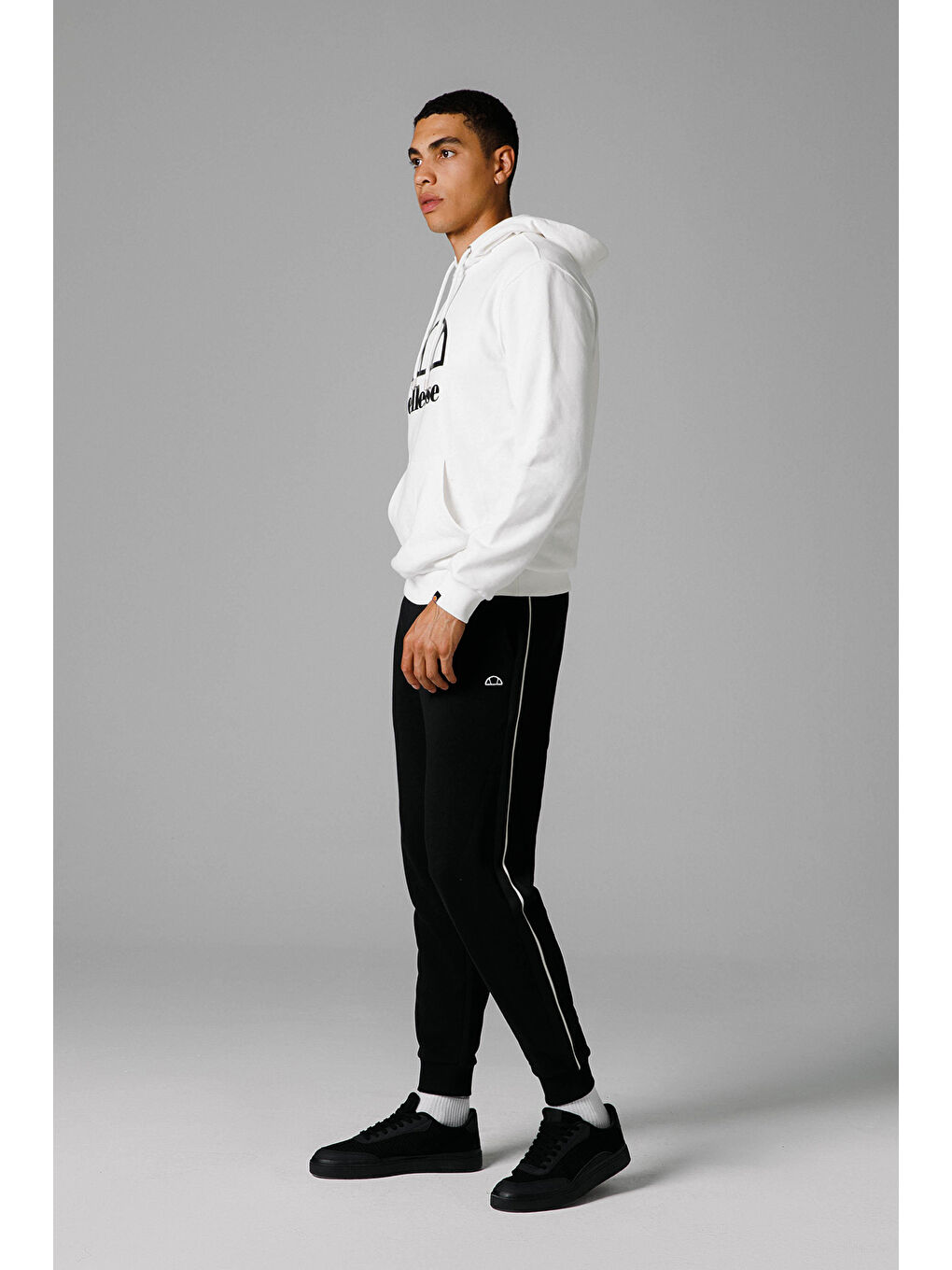 Beyaz Pamuk Karışımlı Regular Fit Kapüşonlu Kanguru Cepli Logolu Sweat EM253-OF-2