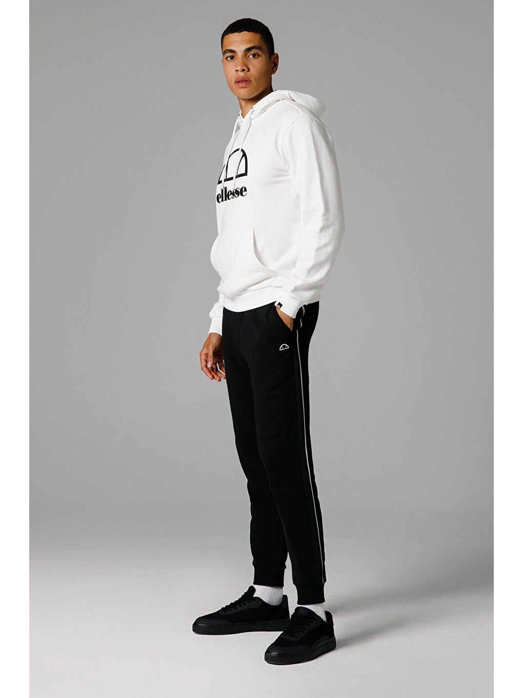 Beyaz Pamuk Karışımlı Regular Fit Kapüşonlu Kanguru Cepli Logolu Sweat EM253-OF-3