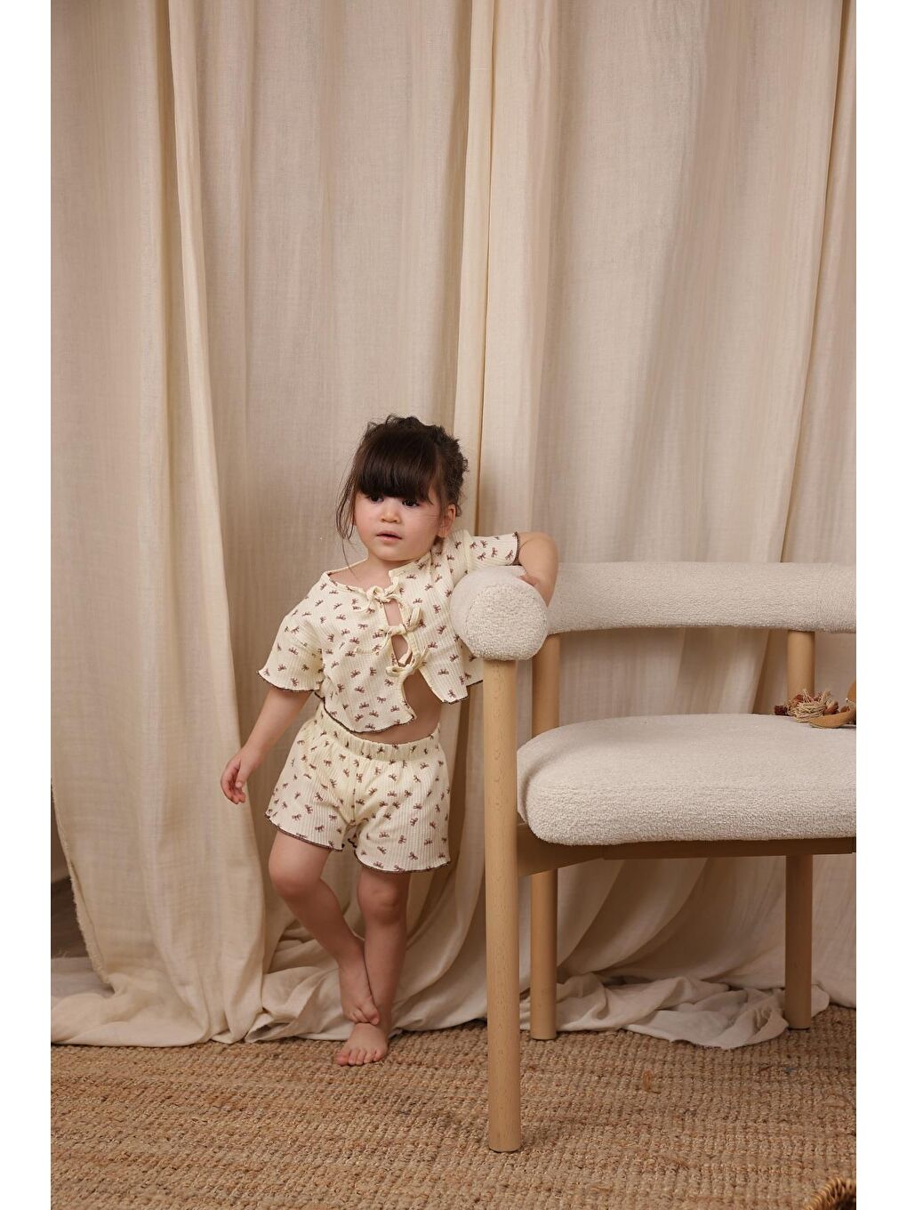 Ekru Bağcıklı Fiyonk Desenli Kız Şort Takım