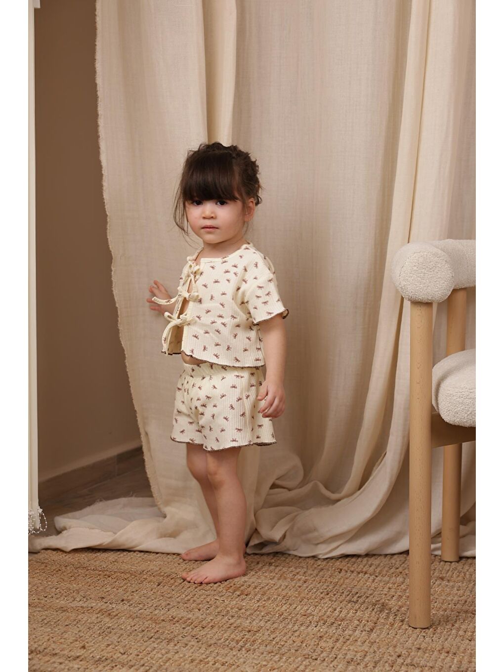 Ekru Bağcıklı Fiyonk Desenli Kız Şort Takım-2