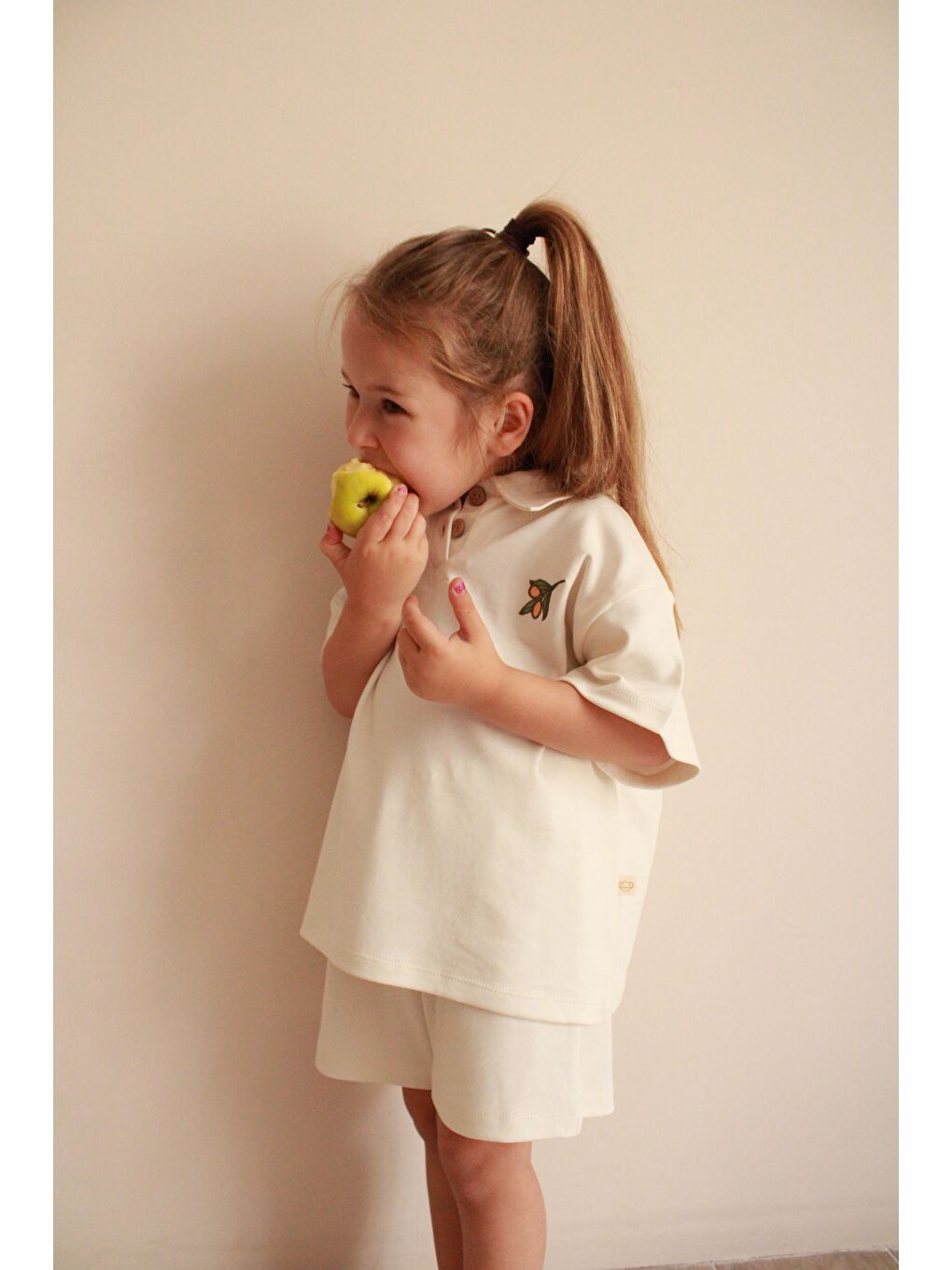 Ekru Zeytin Nakışlı Polo Yaka Şortlu Takım-1