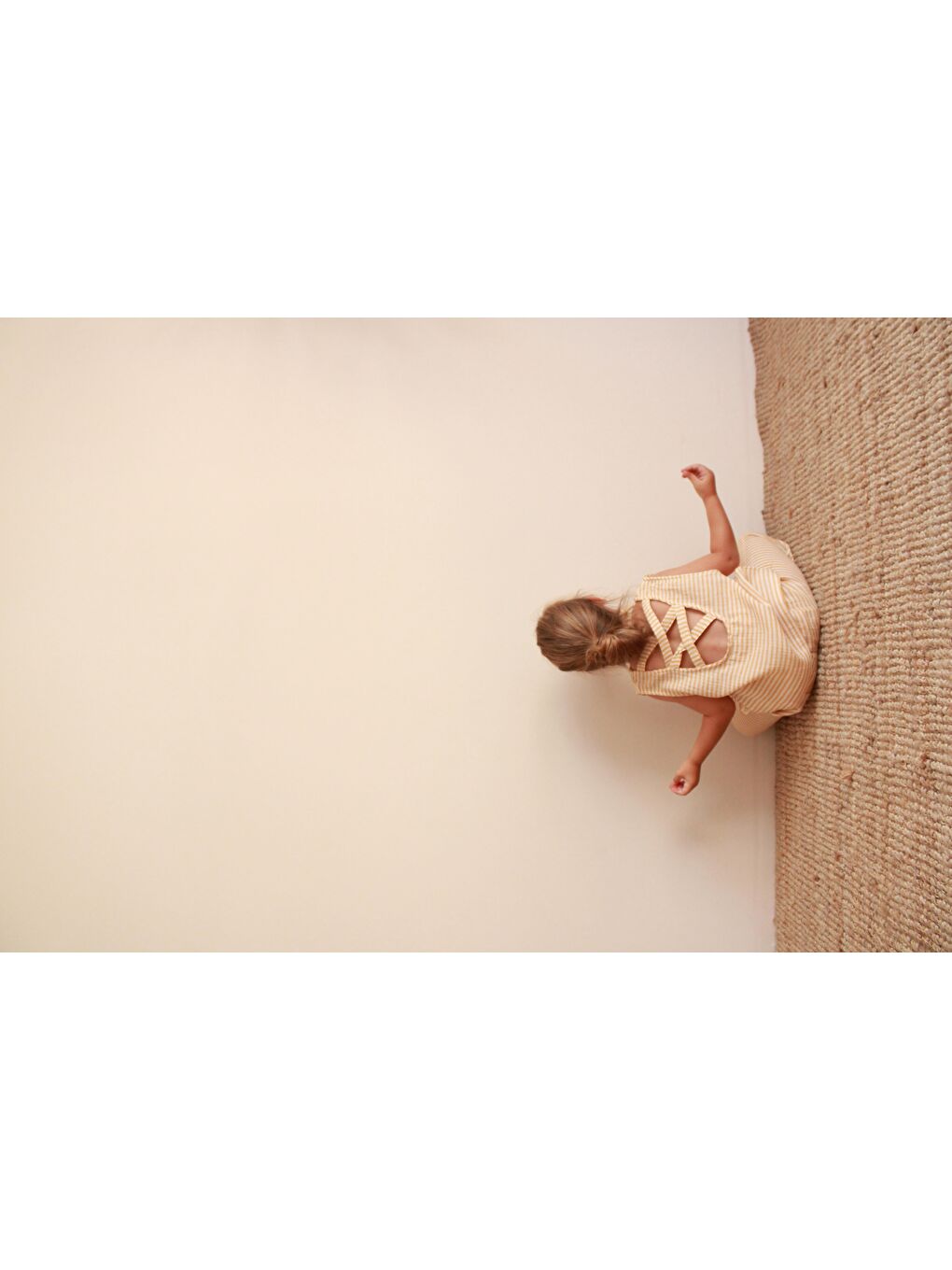 Fularlı Pastel Sarı Çizgili Çapraz Şerit Detaylı Müslin Takım-3