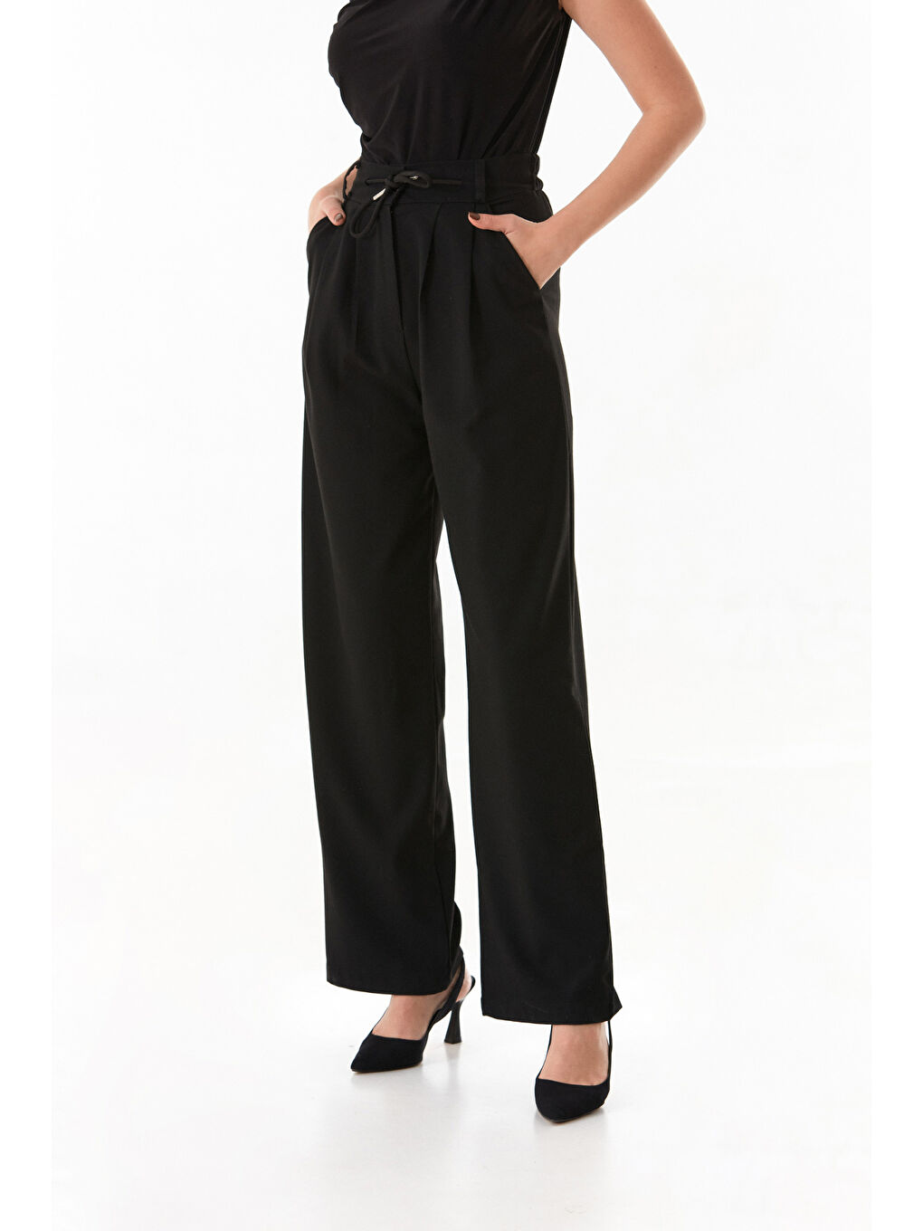 Siyah Beli Bağcıklı Düğmeli Cepli Palazzo Pantolon-2