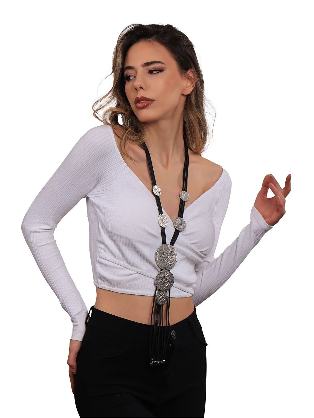 Gri Kadın Antik Gümüş Kaplama Kabartma Dokulu Geometrik Parçalı Püsküllü Tasarım Ip Kolye-3