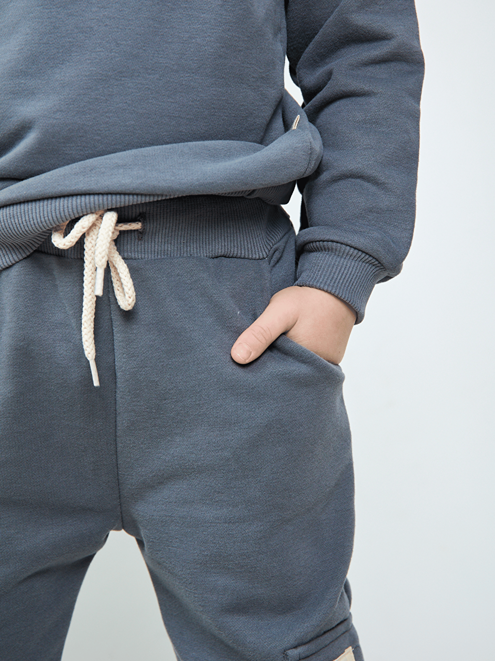 Gri Bisiklet Yaka Erkek Çocuk Basic Sweatshirt ve Eşofman Alt 2'li Takım-2