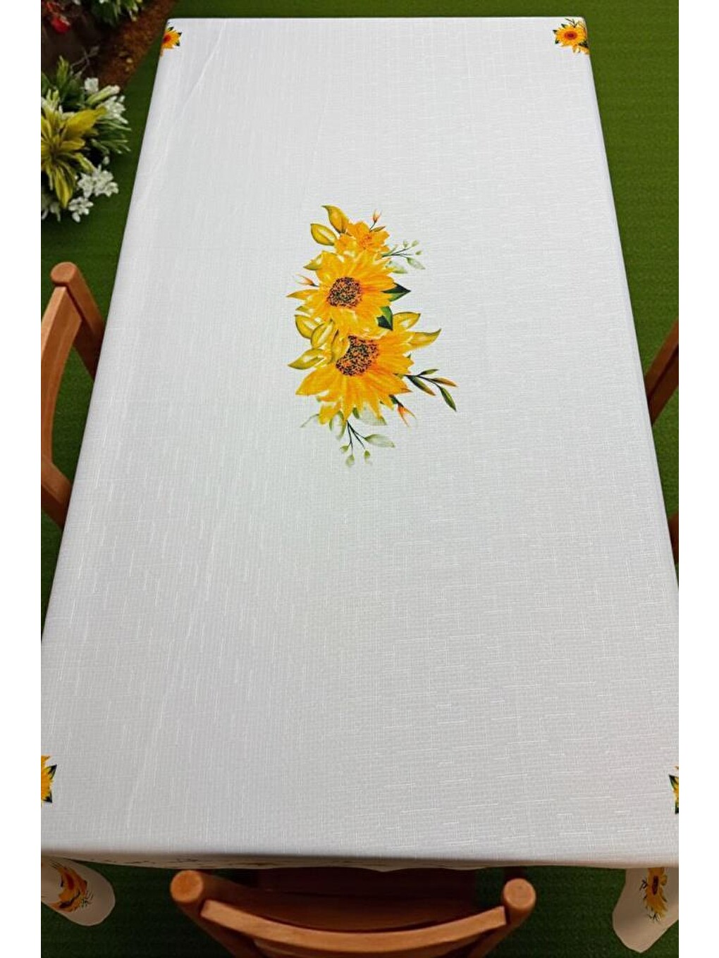 Karışık Ayçiçek Dertsiz Masa Örtüsü 150x220 Cm-1