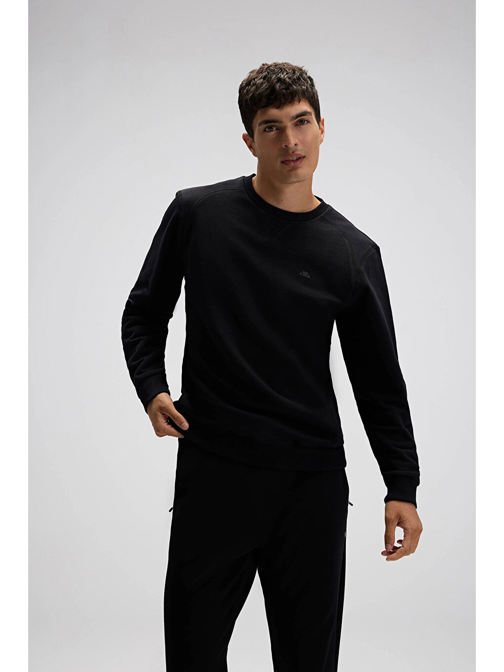 Siyah Logolu Pamuklu Regular Fit Bisiklet Yaka Sweat EM2821-BK-1