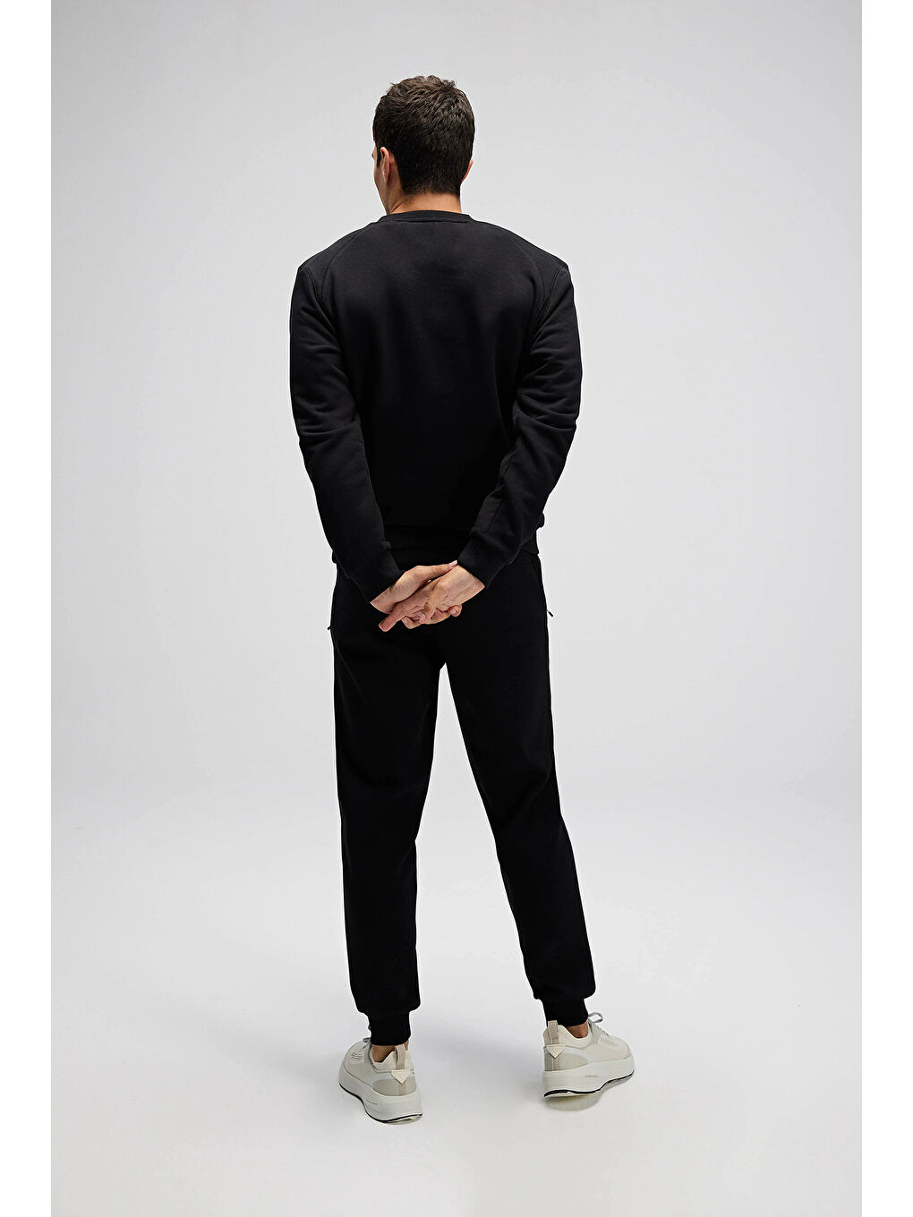 Siyah Logolu Pamuklu Regular Fit Bisiklet Yaka Sweat EM2821-BK-4