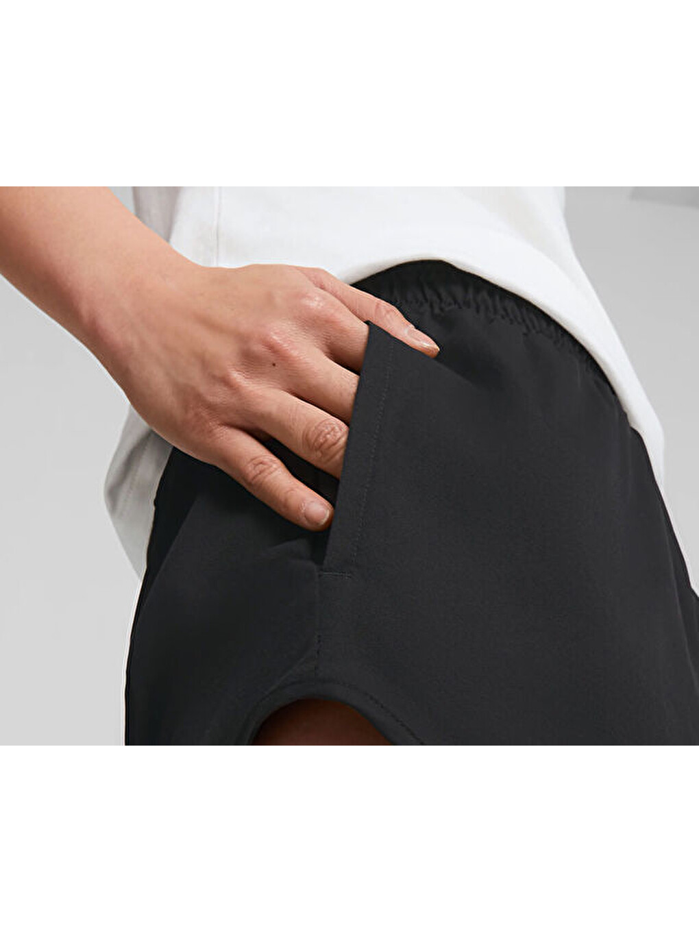 Active 4" Woven Shorts Kadın Günlük Şort 58686201 Siyah-5