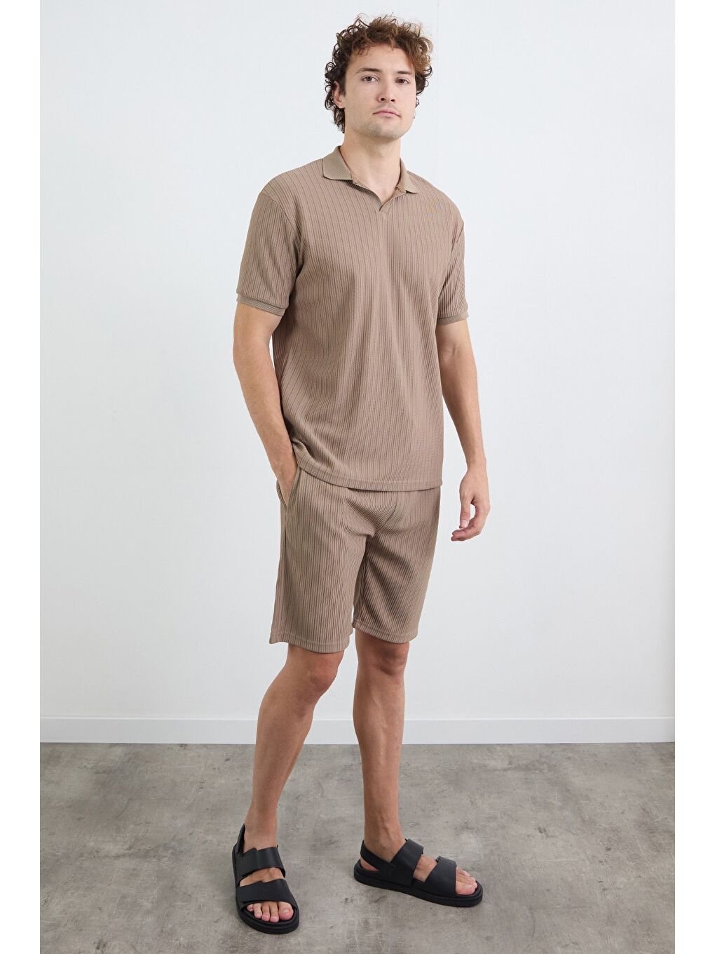 Kahverengi Çizgili Jakarlı Şort