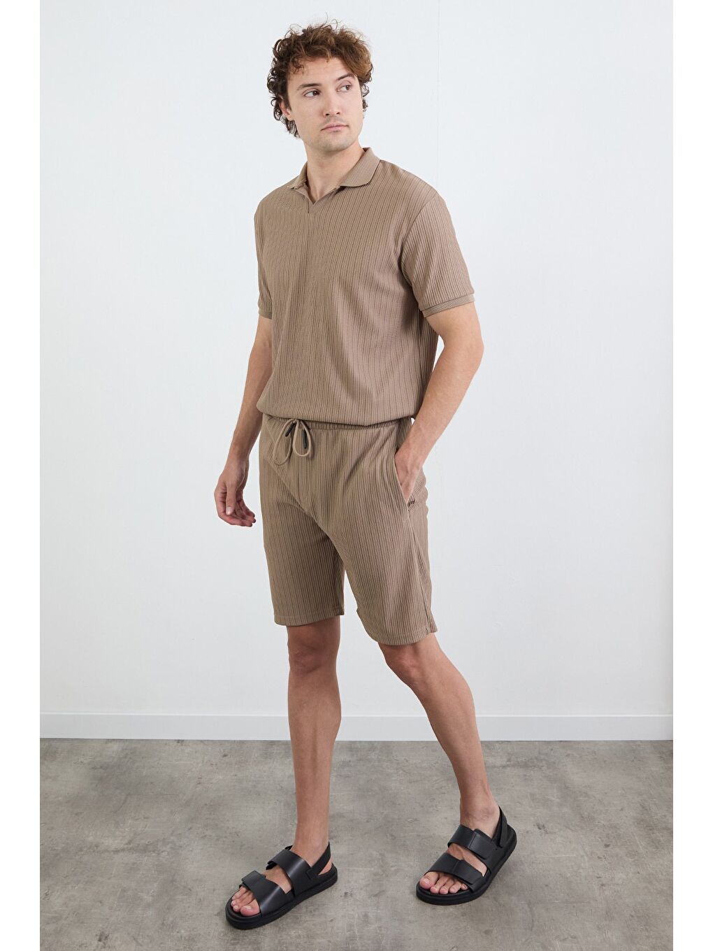 Kahverengi Çizgili Jakarlı Şort-2