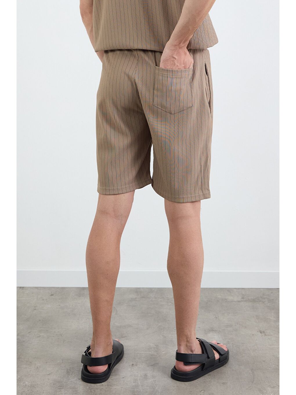 Kahverengi Çizgili Jakarlı Şort-3