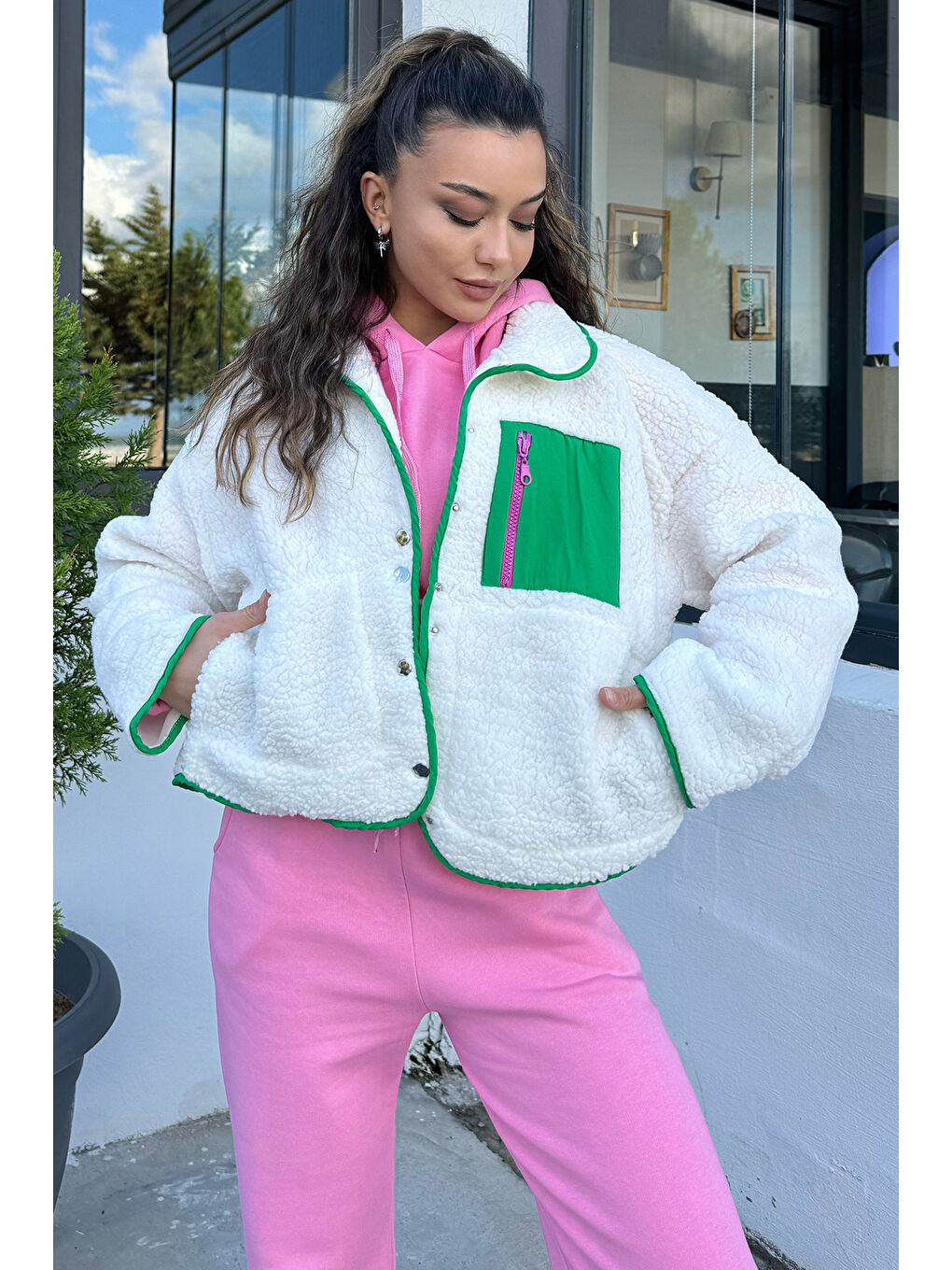 Ekru Kadın Ön Çıtçıtlı Pelüş Mont-1