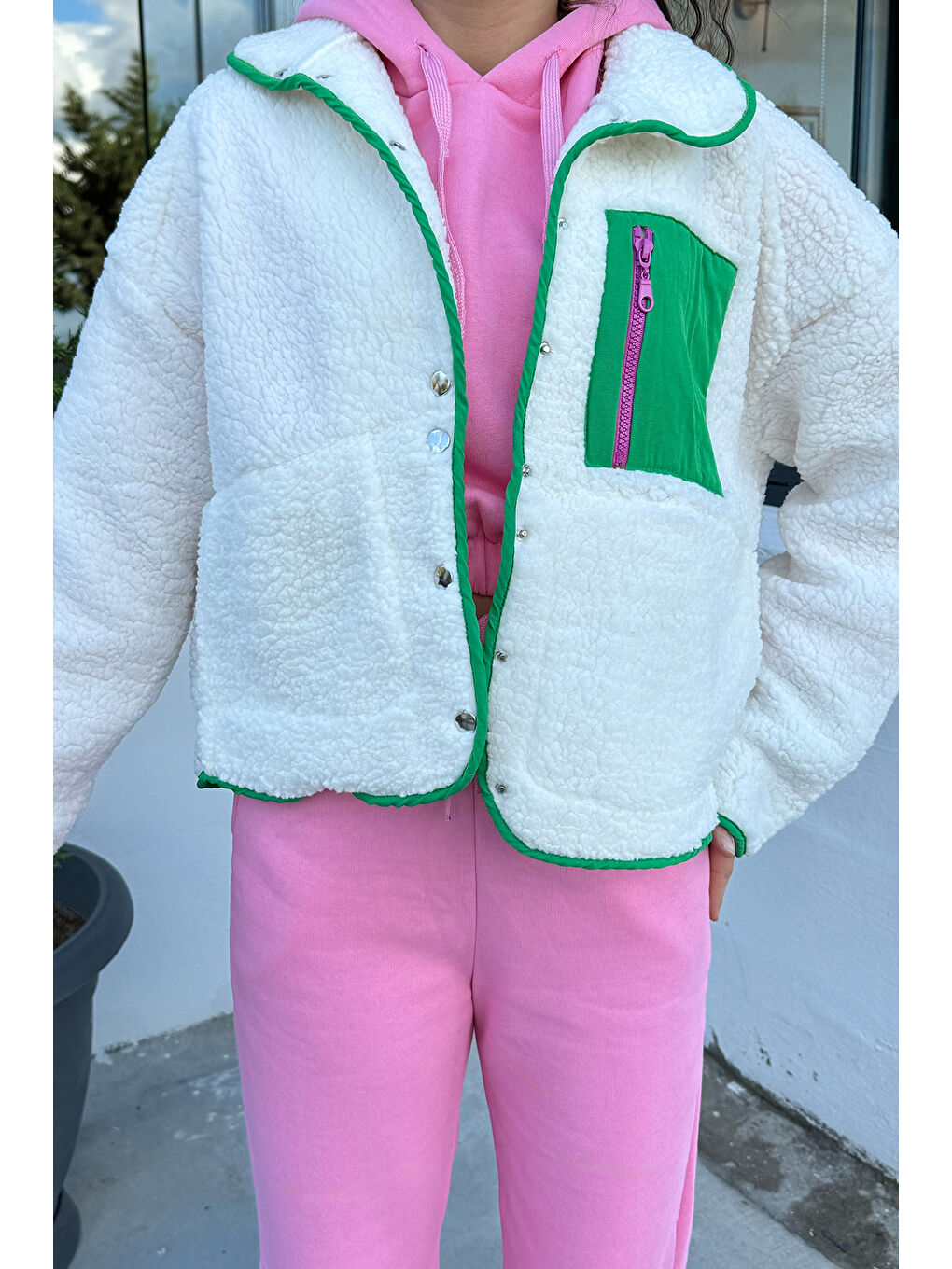 Ekru Kadın Ön Çıtçıtlı Pelüş Mont-2