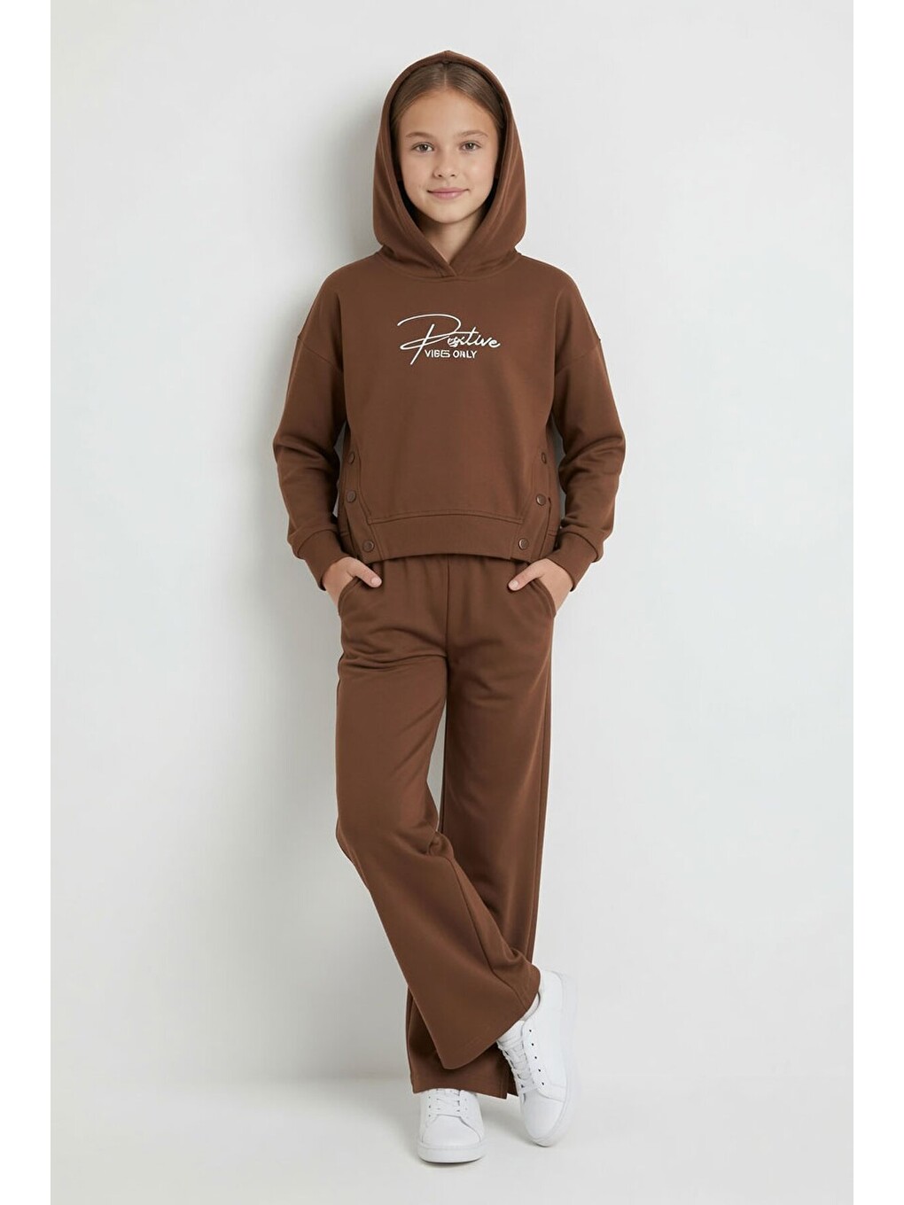 Kahverengi Kız Çocuk Çıtçıt Detaylı Kabartmalı Sweatshirt Geniş Paça 2li Eşofman Takımı 24764-2