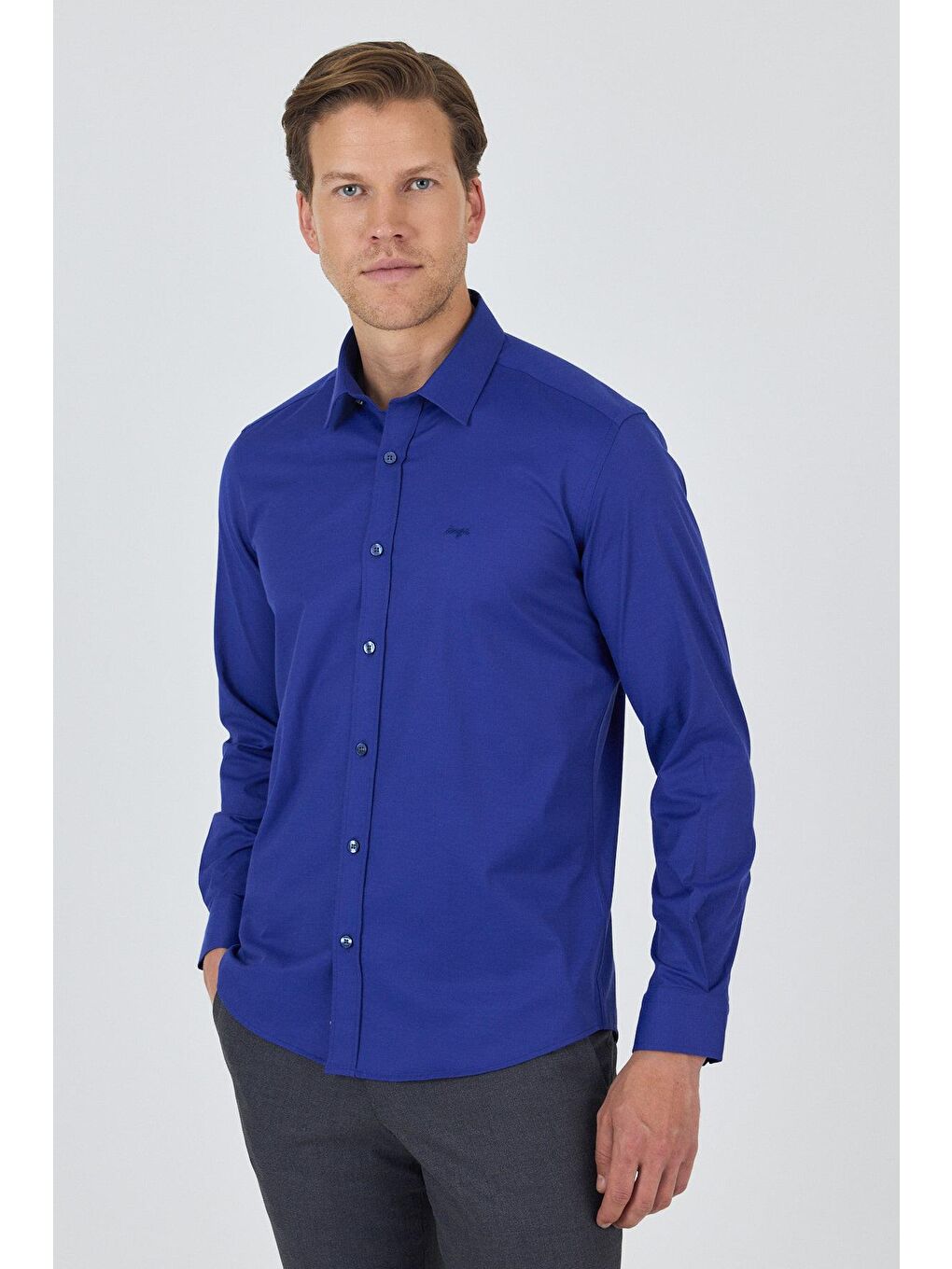 Mavi Uzun Kol Düz Bez Ayağı Sert Yaka Cepsiz Pamuklu Classic Slim Fit Gömlek 1004250195-1