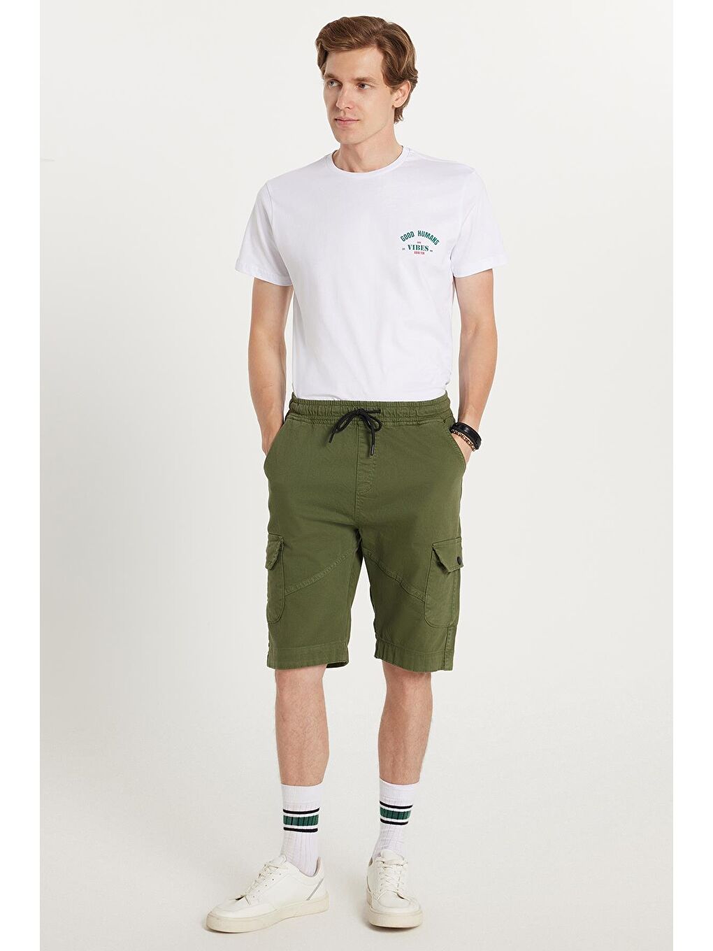 Erkek Relax Fit Rahat Kesim %100 Pamuk Kargo Cep Haki Kapri Şort-2