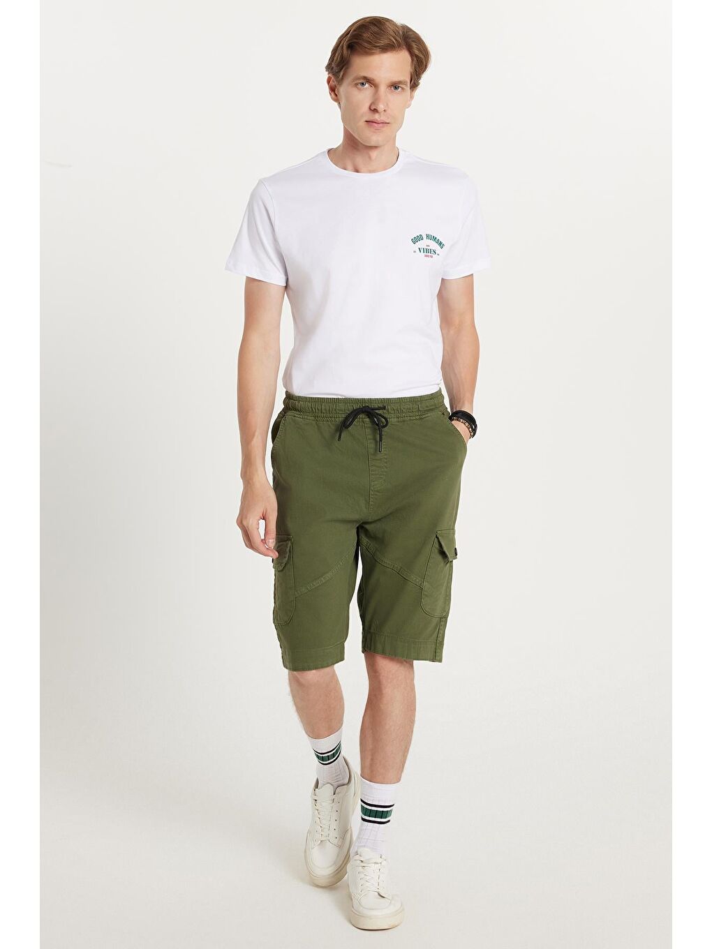 Erkek Relax Fit Rahat Kesim %100 Pamuk Kargo Cep Haki Kapri Şort-3