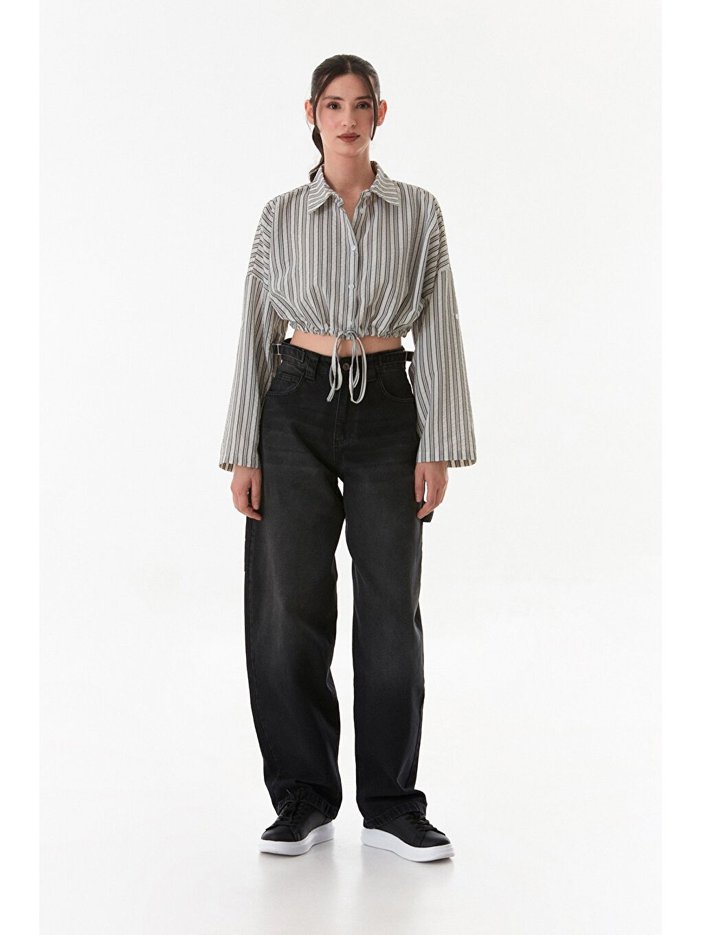 Siyah Çizgili Önü Bağlamalı Crop Gömlek-1