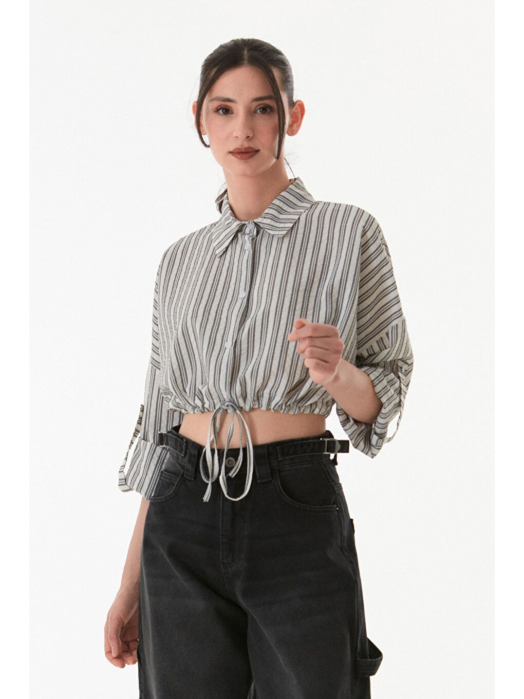 Siyah Çizgili Önü Bağlamalı Crop Gömlek-2
