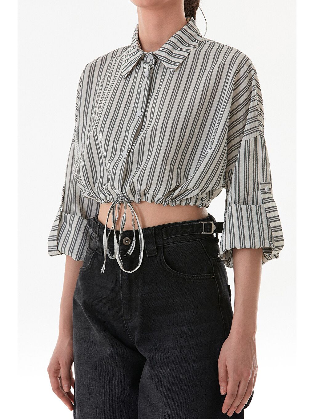 Siyah Çizgili Önü Bağlamalı Crop Gömlek-4