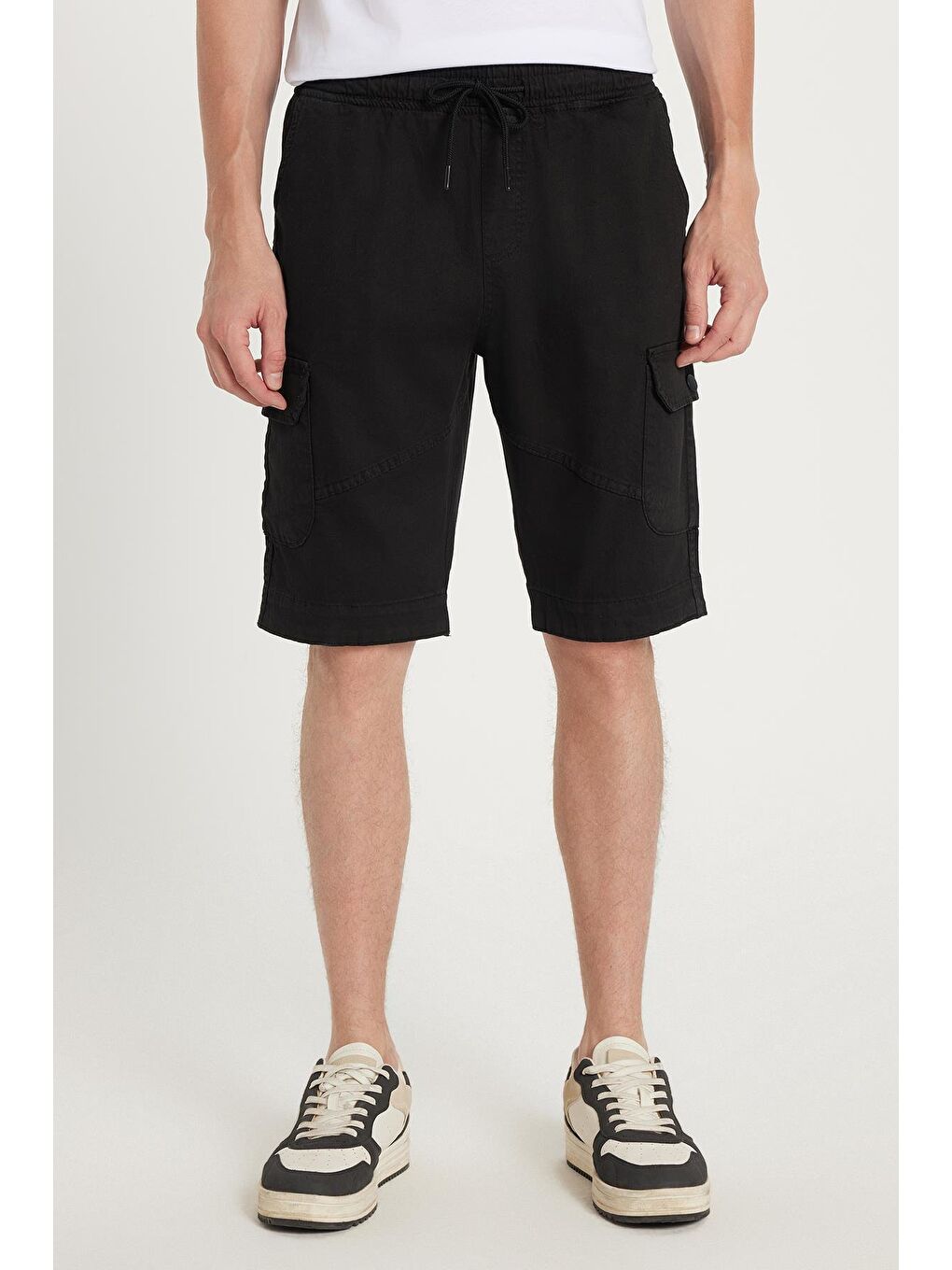 Erkek Relax Fit Rahat Kesim %100 Pamuk Kargo Cep Siyah Kapri Şort