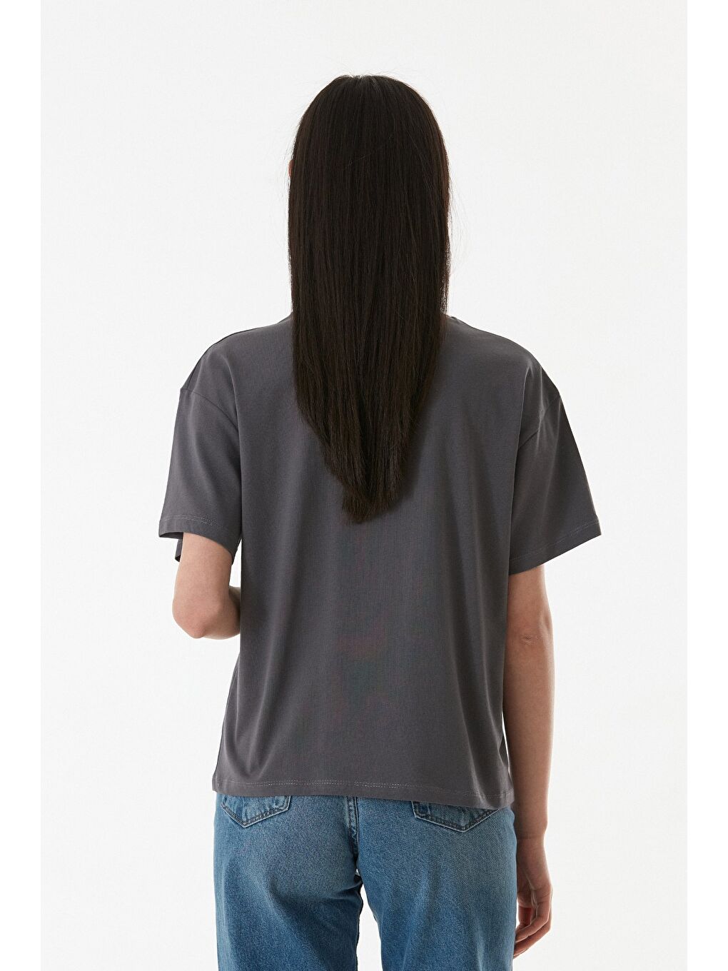 Antrasit Kalp Nakışlı Bisiklet Yaka Tişört-3