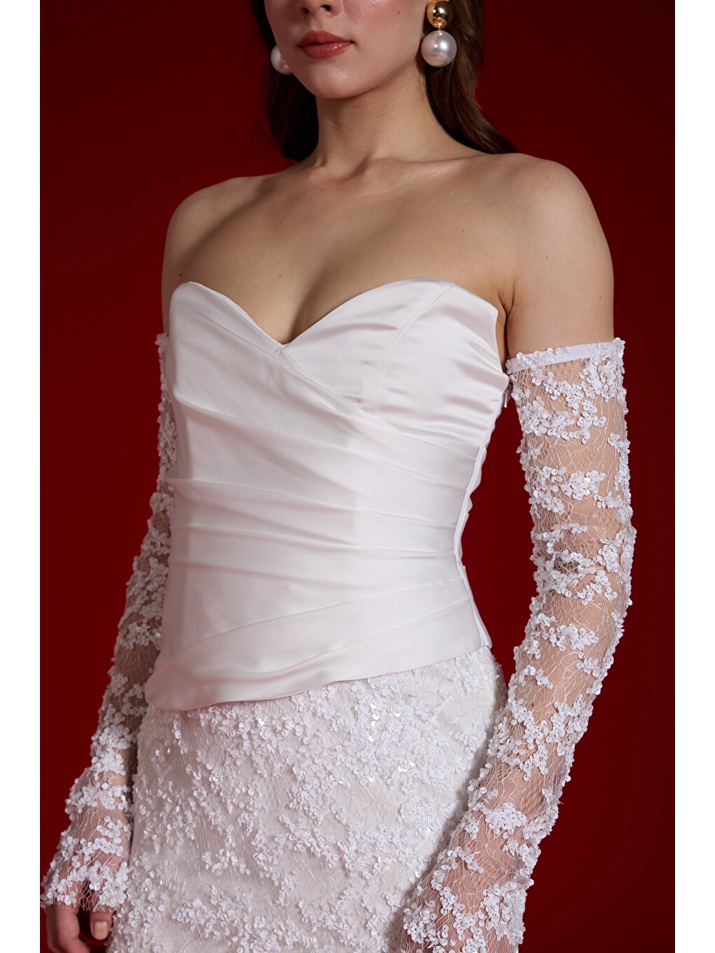 Beyaz Straplez Eldivenli Payetli Nikah Elbisesi-3