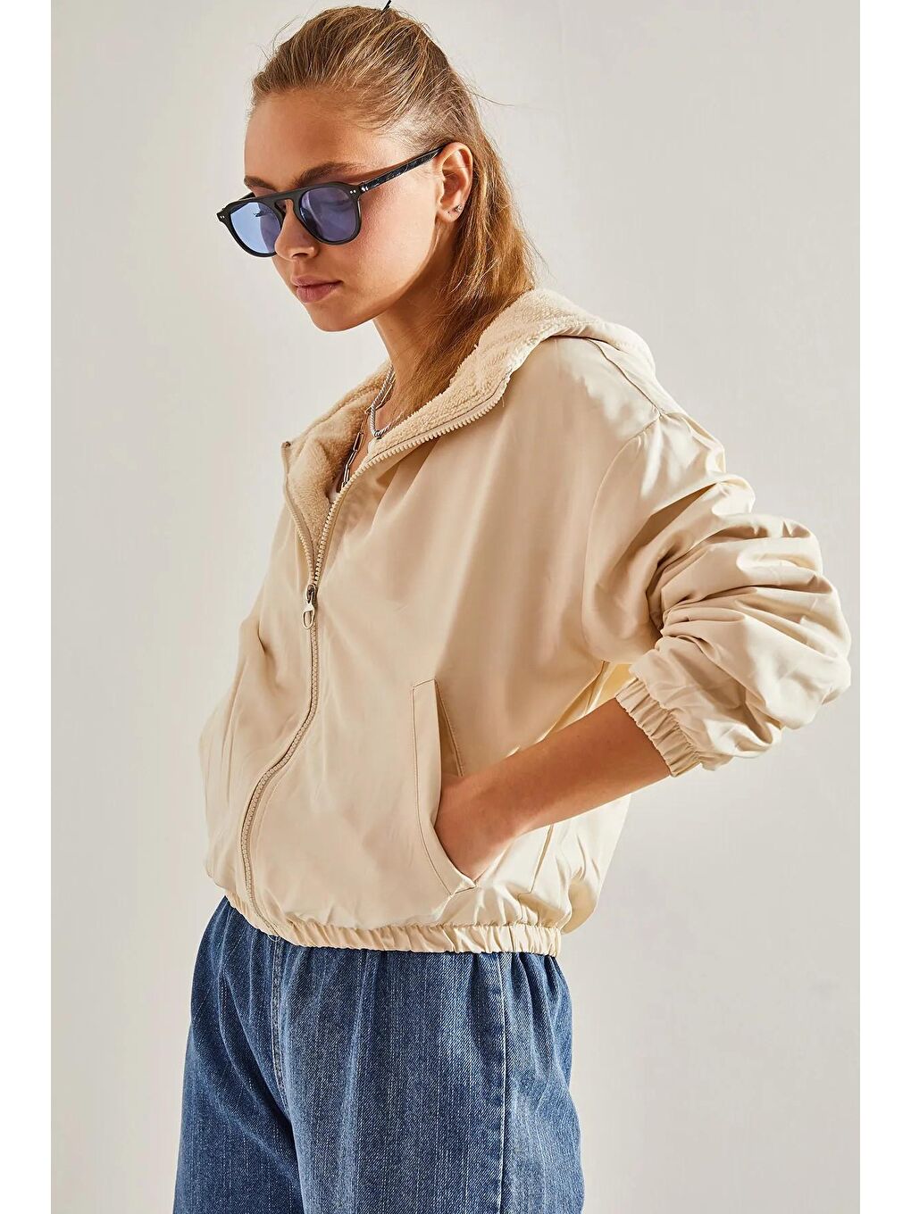 Bej Kadın İçi Peluşlu Kapüşonlu Mont-2