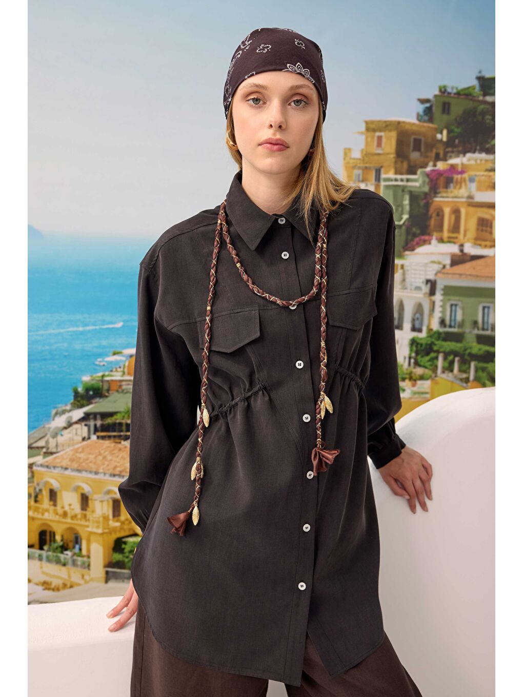 Verev Büzgü Detaylı Gömlek Siyah