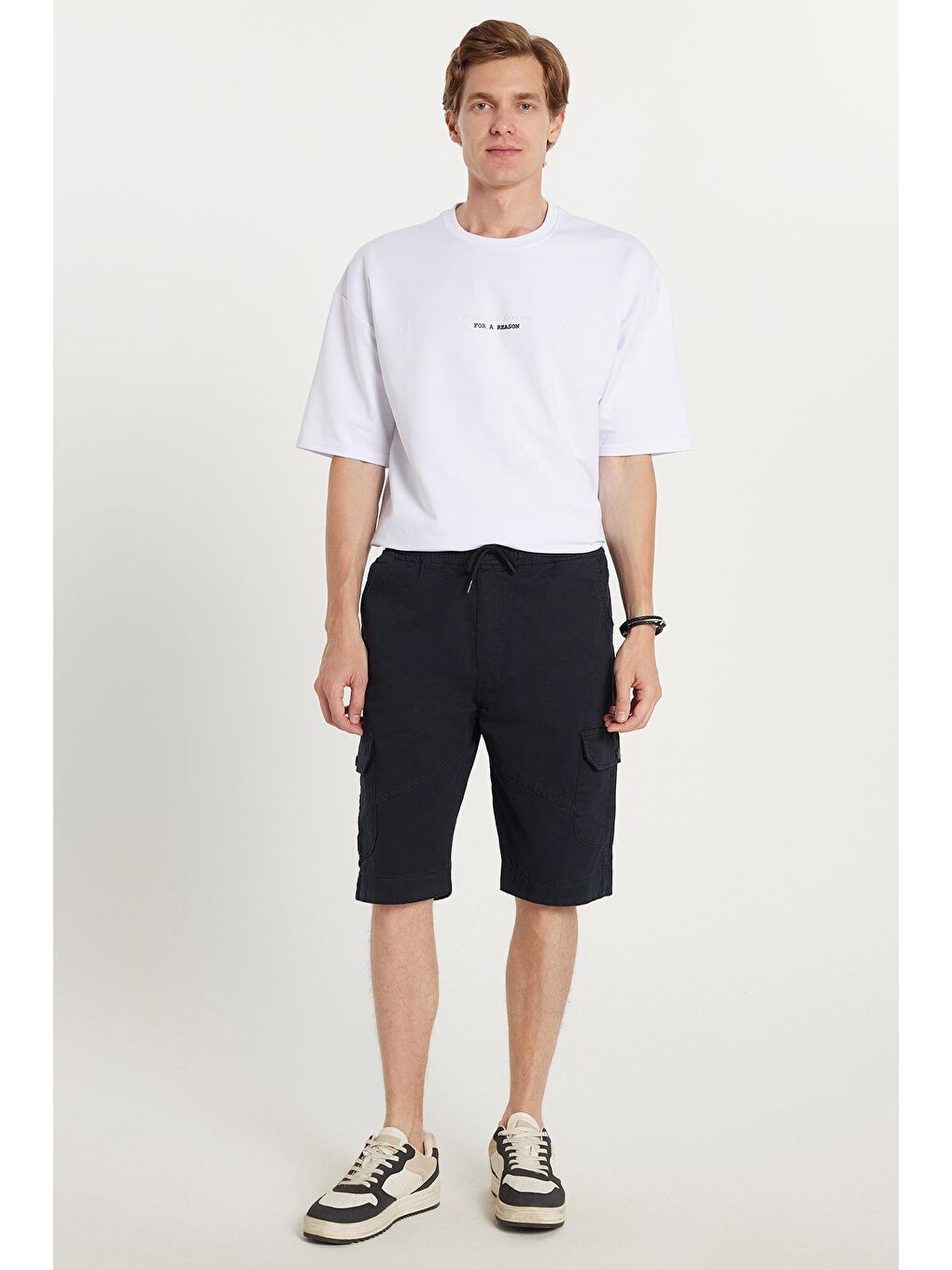 Erkek Relax Fit Rahat Kesim %100 Pamuk Kargo Cep Lacivert Kapri Şort-3