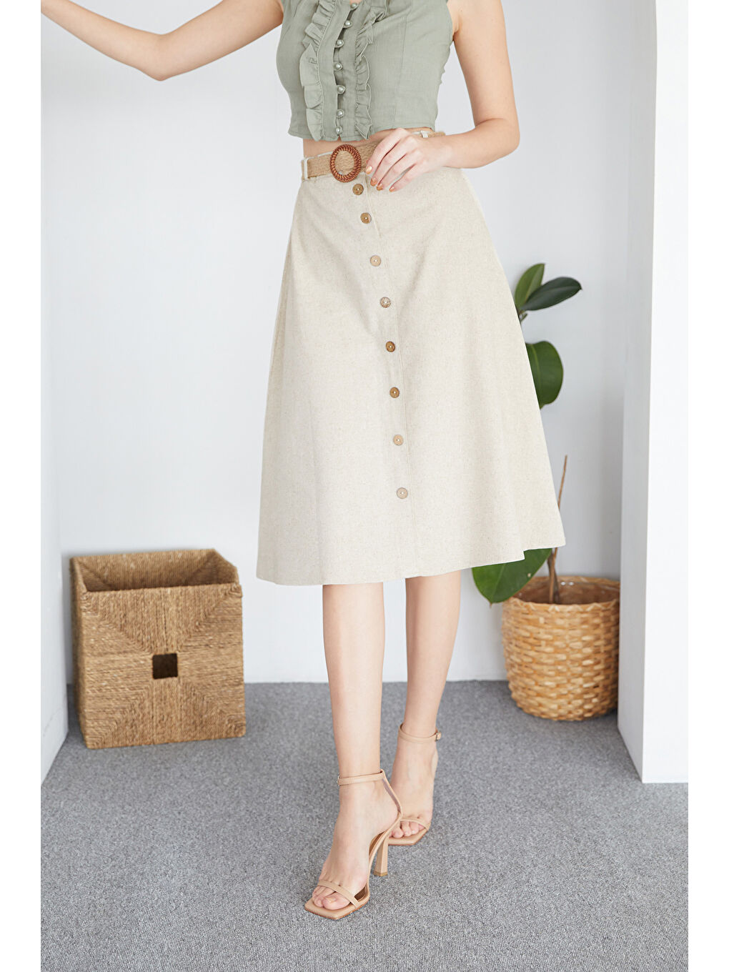 Bej Beli Kemerli Düğmeli Keten Etek-1