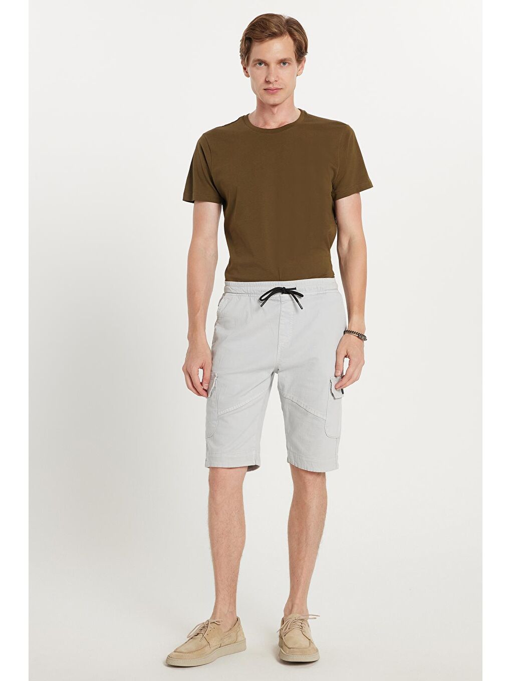 Erkek Relax Fit Rahat Kesim %100 Pamuk Kargo Cep Açık Gri Kapri Şort-1