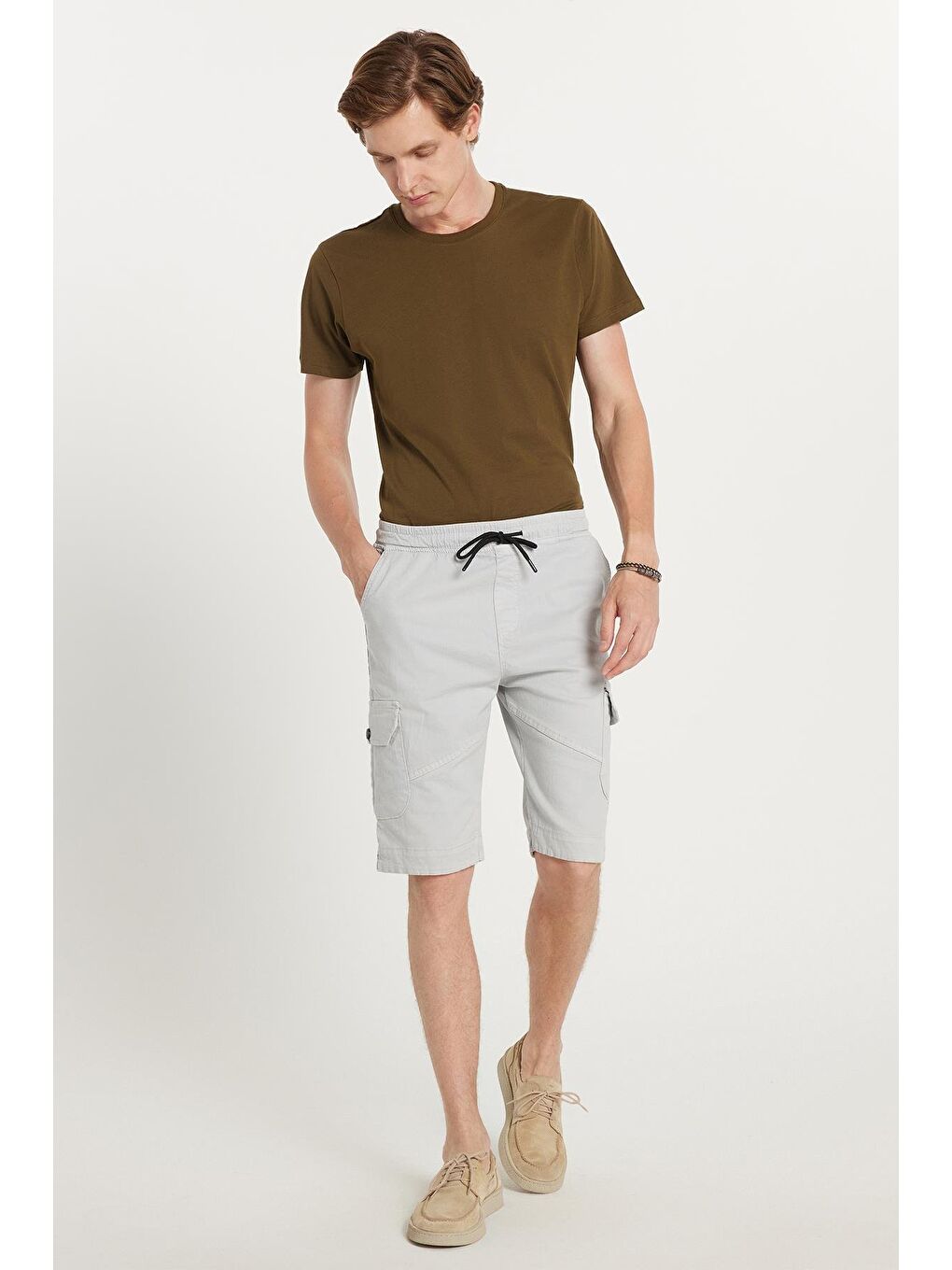 Erkek Relax Fit Rahat Kesim %100 Pamuk Kargo Cep Açık Gri Kapri Şort-3