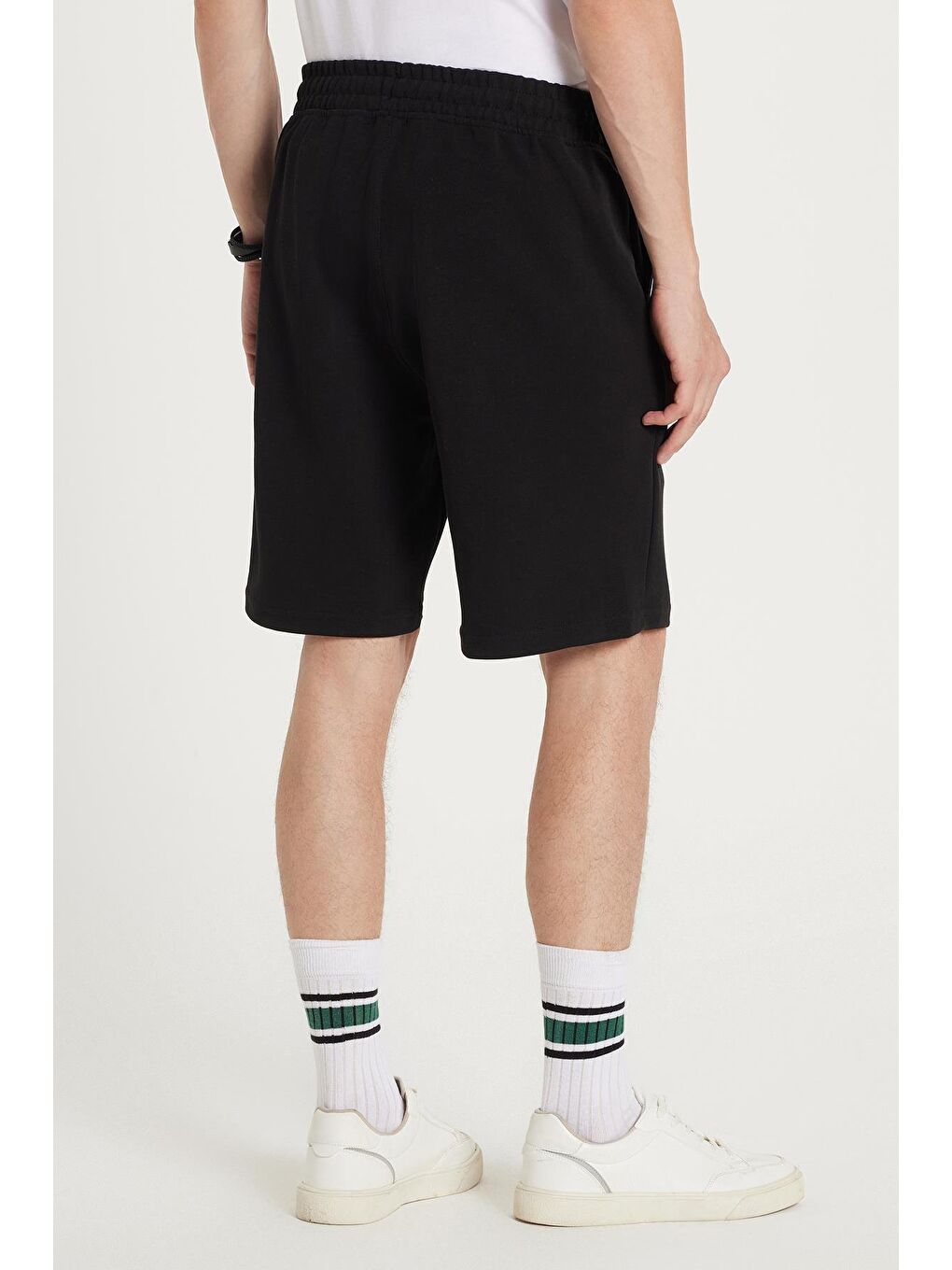 Erkek Regular Fit Klasik Kesim 3 Cepli Beli Lastikli Siyah Şort-4