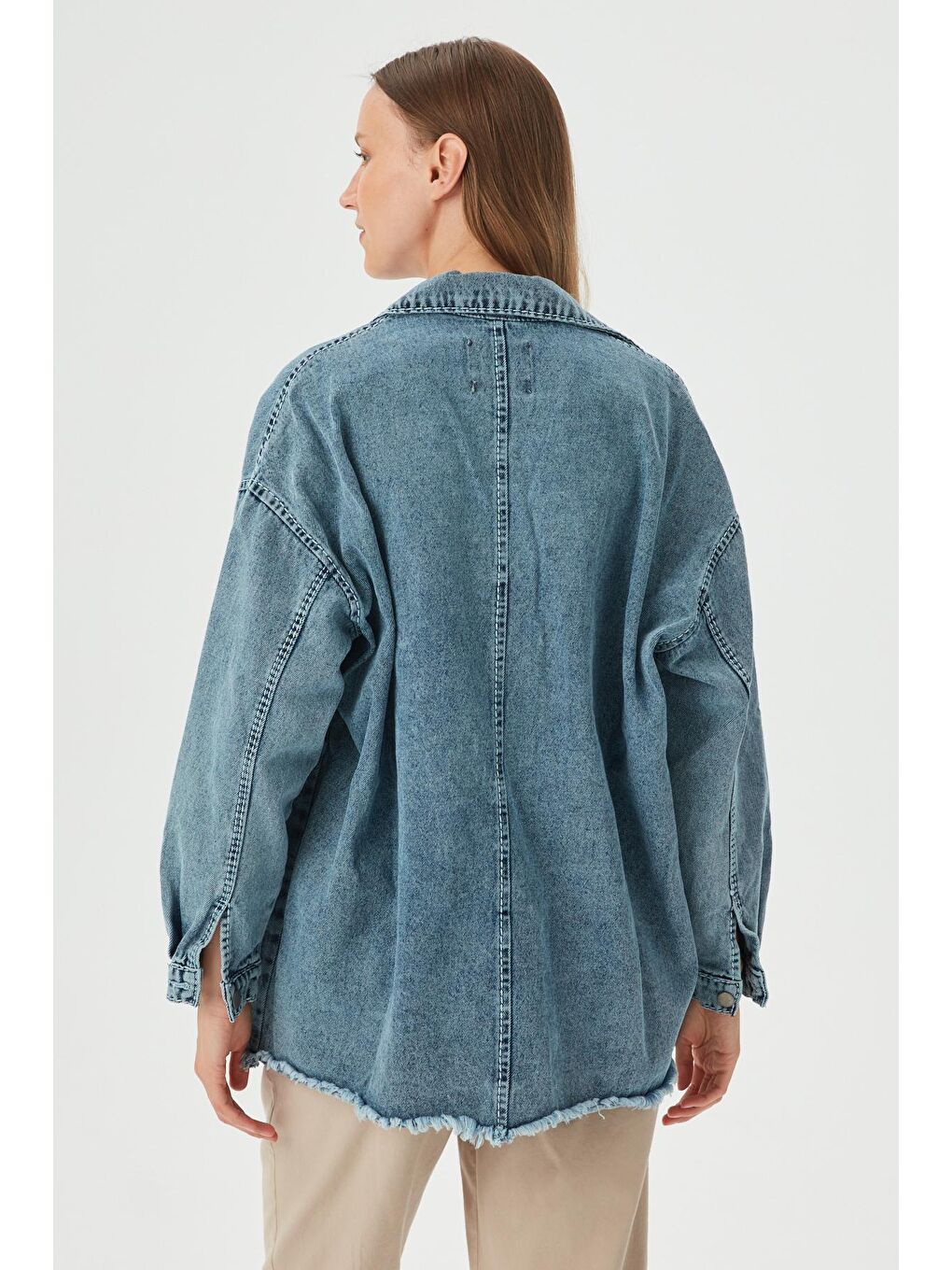 Kadın Mavi Garni Dikiş Detaylı OVersize Denim Ceket-4