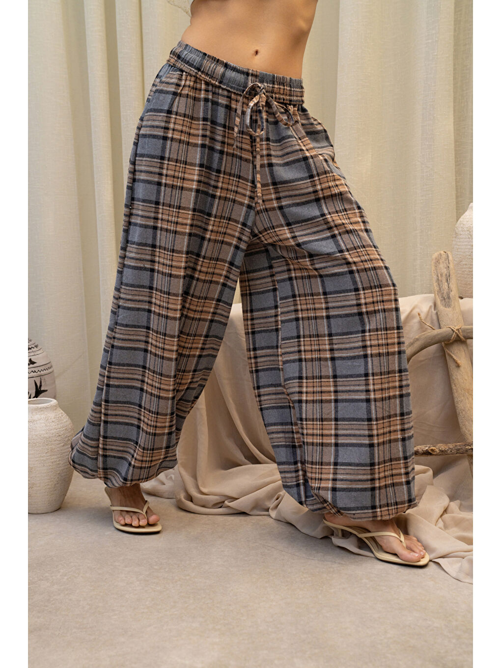 Gri Jolene Ekoseli Füme Şalvar Pantolon-3