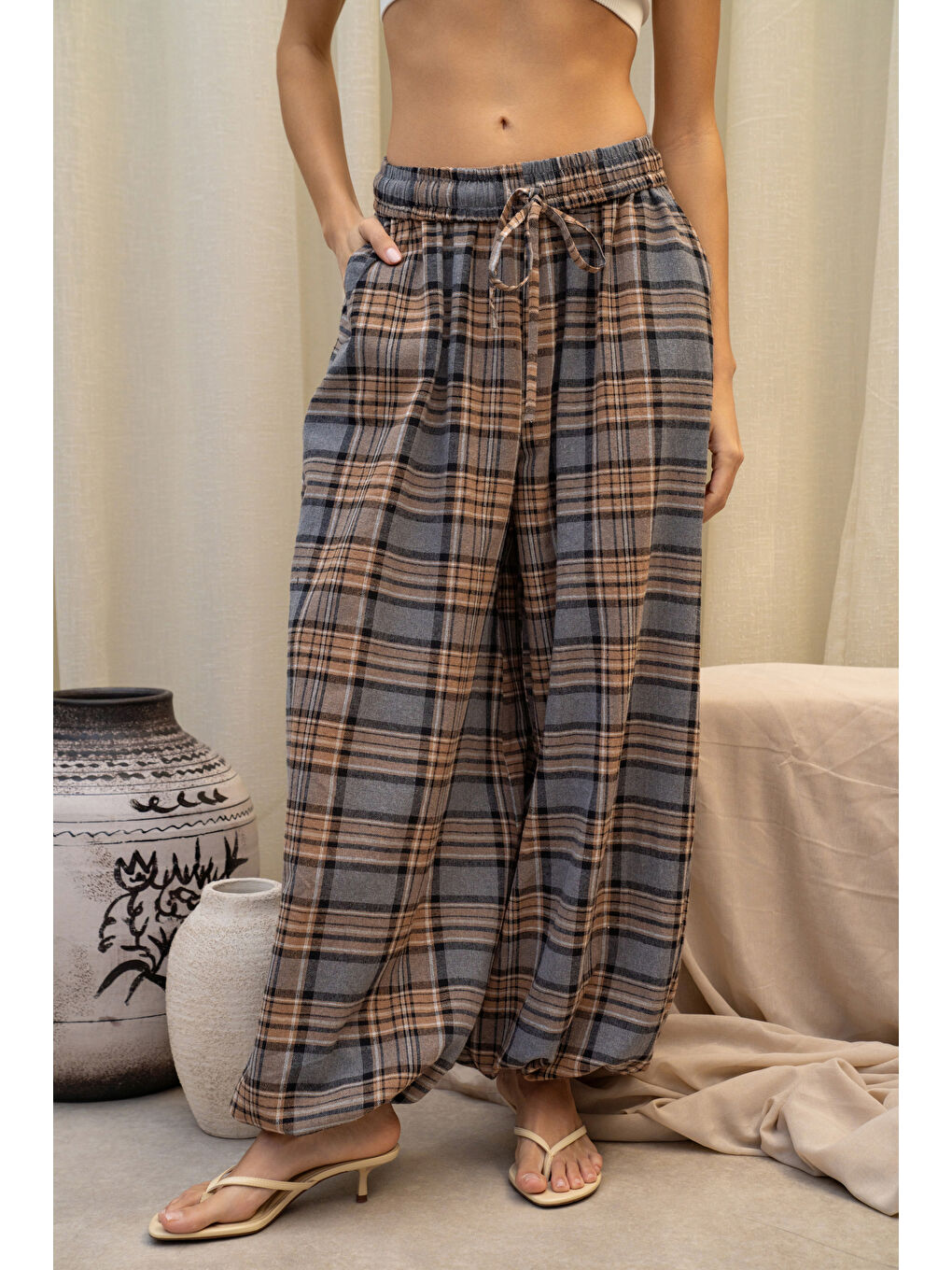 Gri Jolene Ekoseli Füme Şalvar Pantolon-5