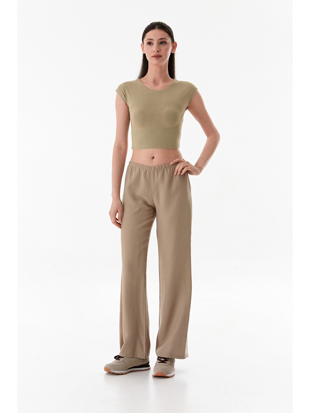 Haki Basic Bisiklet Yaka Crop Tişört-1