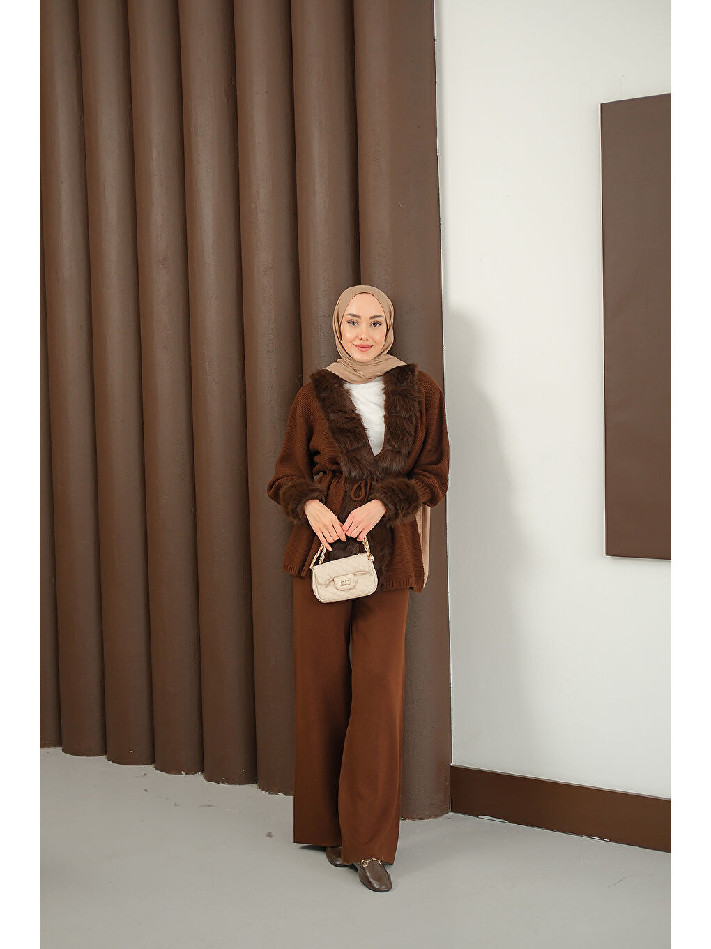 Kadın Pelüş Detay Triko Takım Kahverengi-3