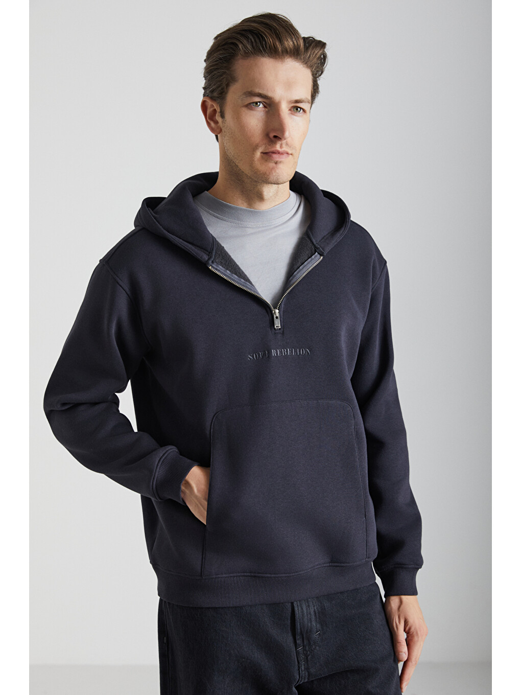 Pavle Erkek Kapüşonlu Kanguru Cepli Fermuar Yakalı Antrasit Sweatshirt