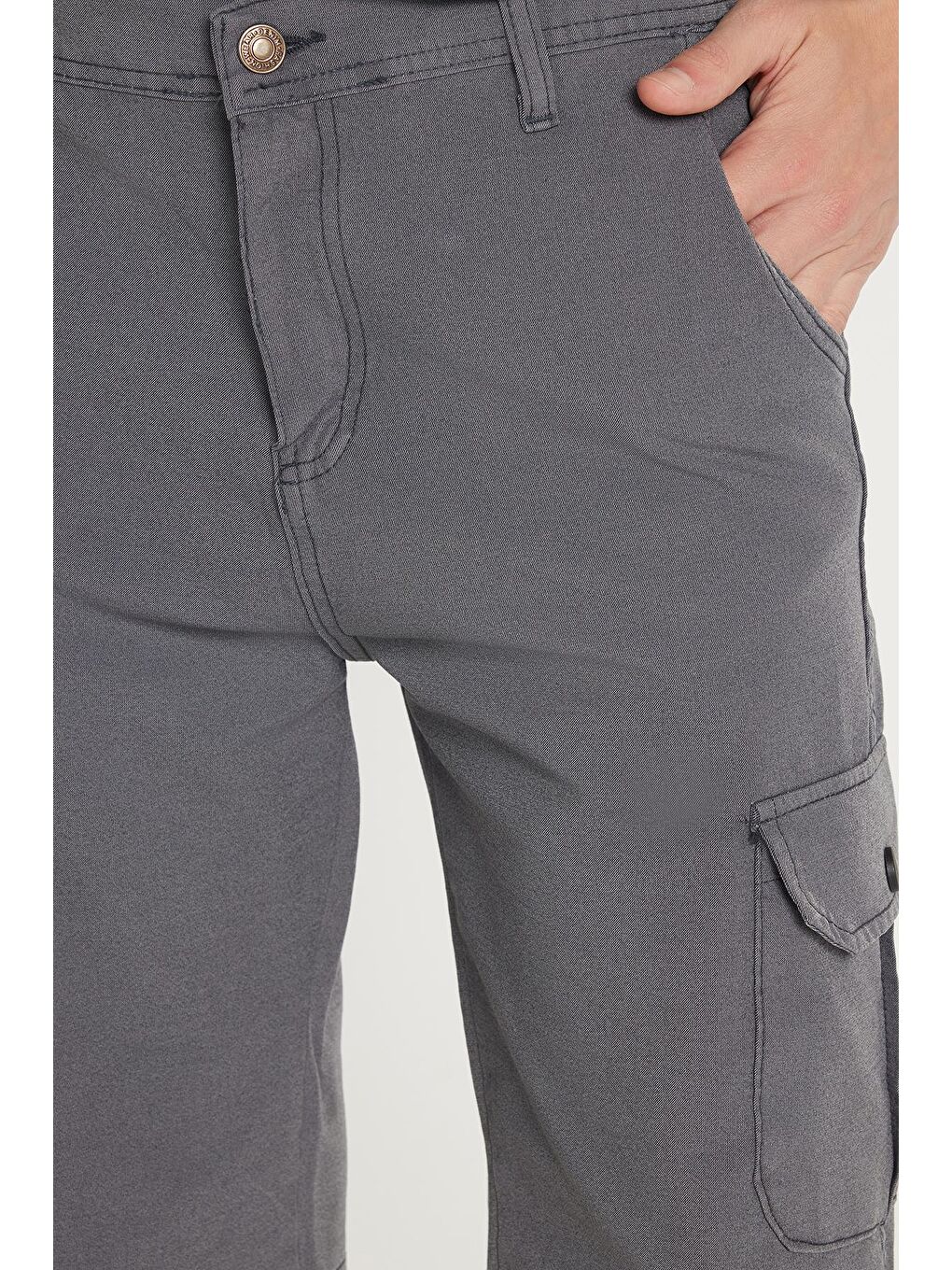 Erkek Relax Fit Rahat Kesim %100 Pamuk Kargo Cep Gri Kapri Şort-2