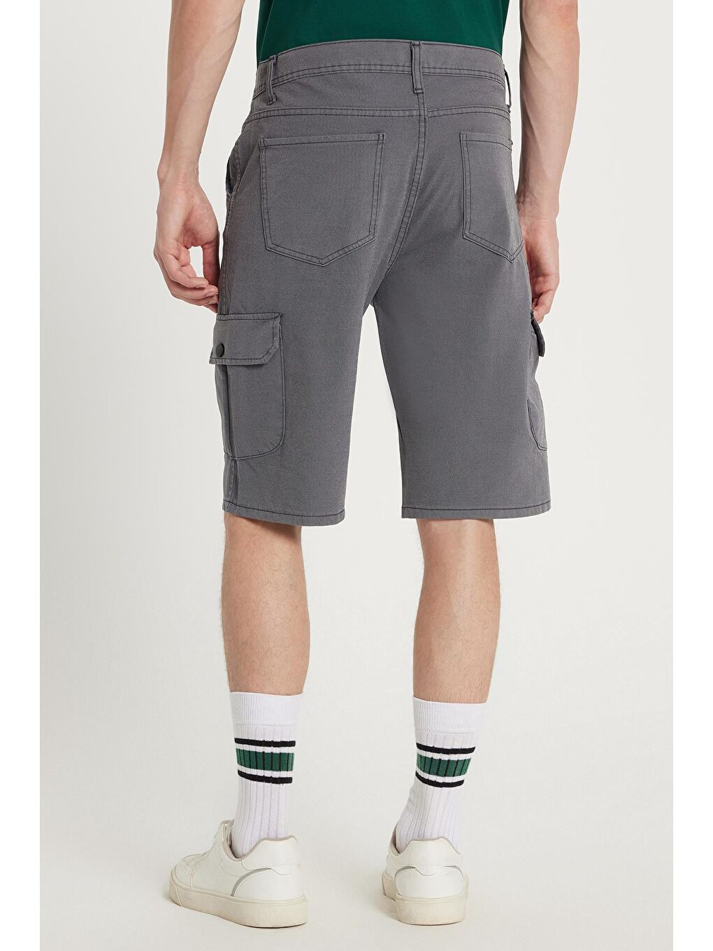 Erkek Relax Fit Rahat Kesim %100 Pamuk Kargo Cep Gri Kapri Şort-4