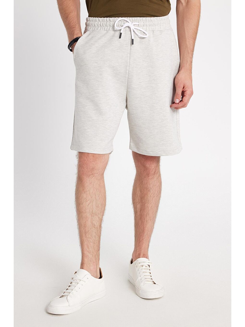 Erkek Relax Fit Rahat Kesim %100 Pamuk Beli Bağcıklı Gri Şort