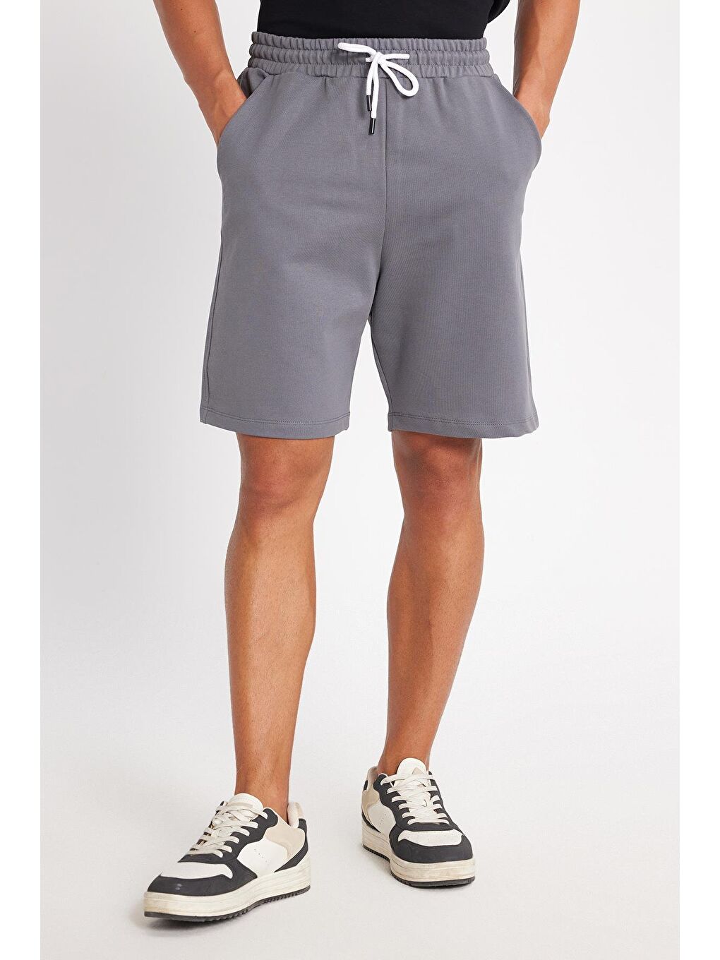 Erkek Relax Fit Rahat Kesim %100 Pamuk Beli Bağcıklı Gri Şort