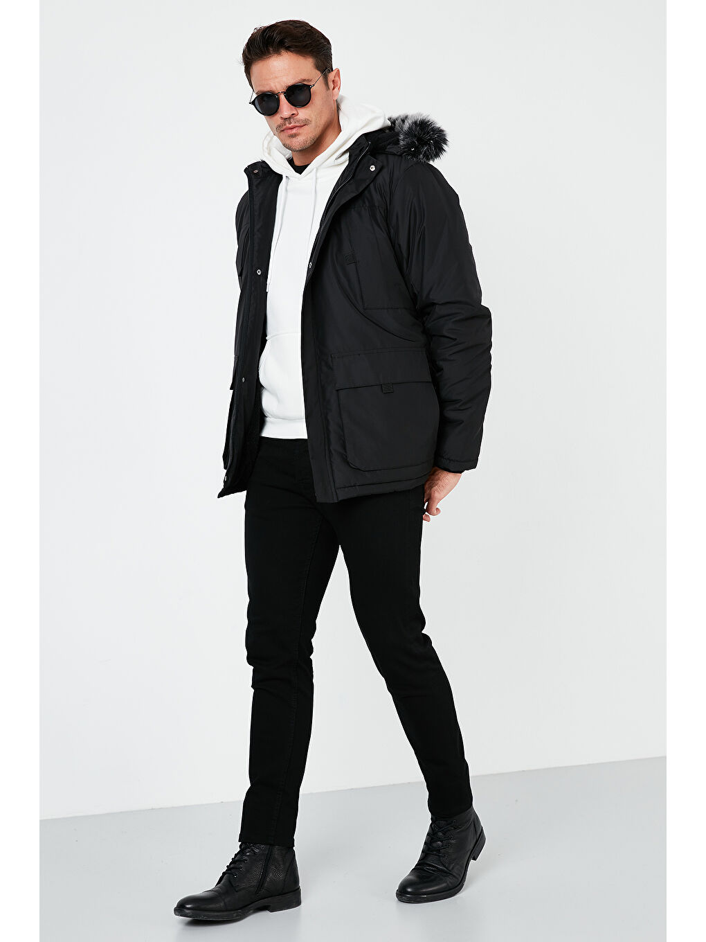 Siyah Slim Fit Çıkarılabilir Kapüşonlu Cepli Erkek Mont 5761100-2