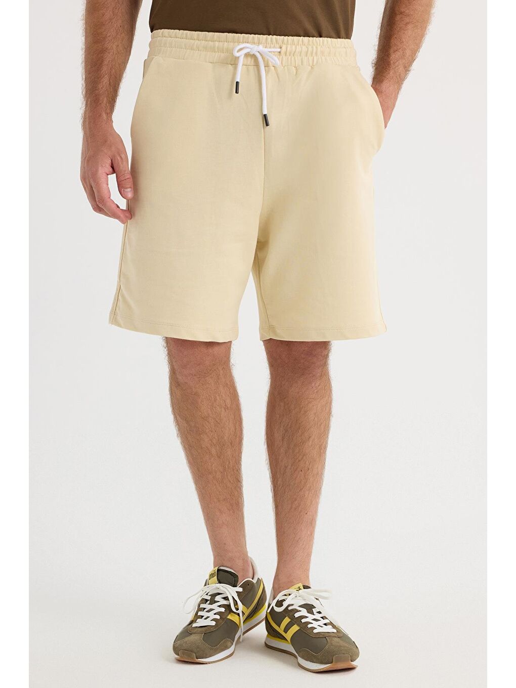 Erkek Relax Fit Rahat Kesim %100 Pamuk Beli Bağcıklı Bej Şort