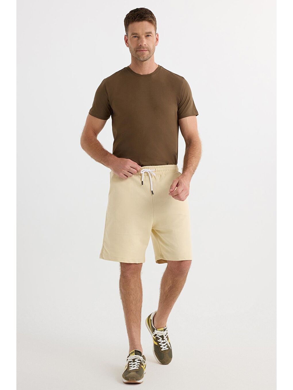 Erkek Relax Fit Rahat Kesim %100 Pamuk Beli Bağcıklı Bej Şort-1