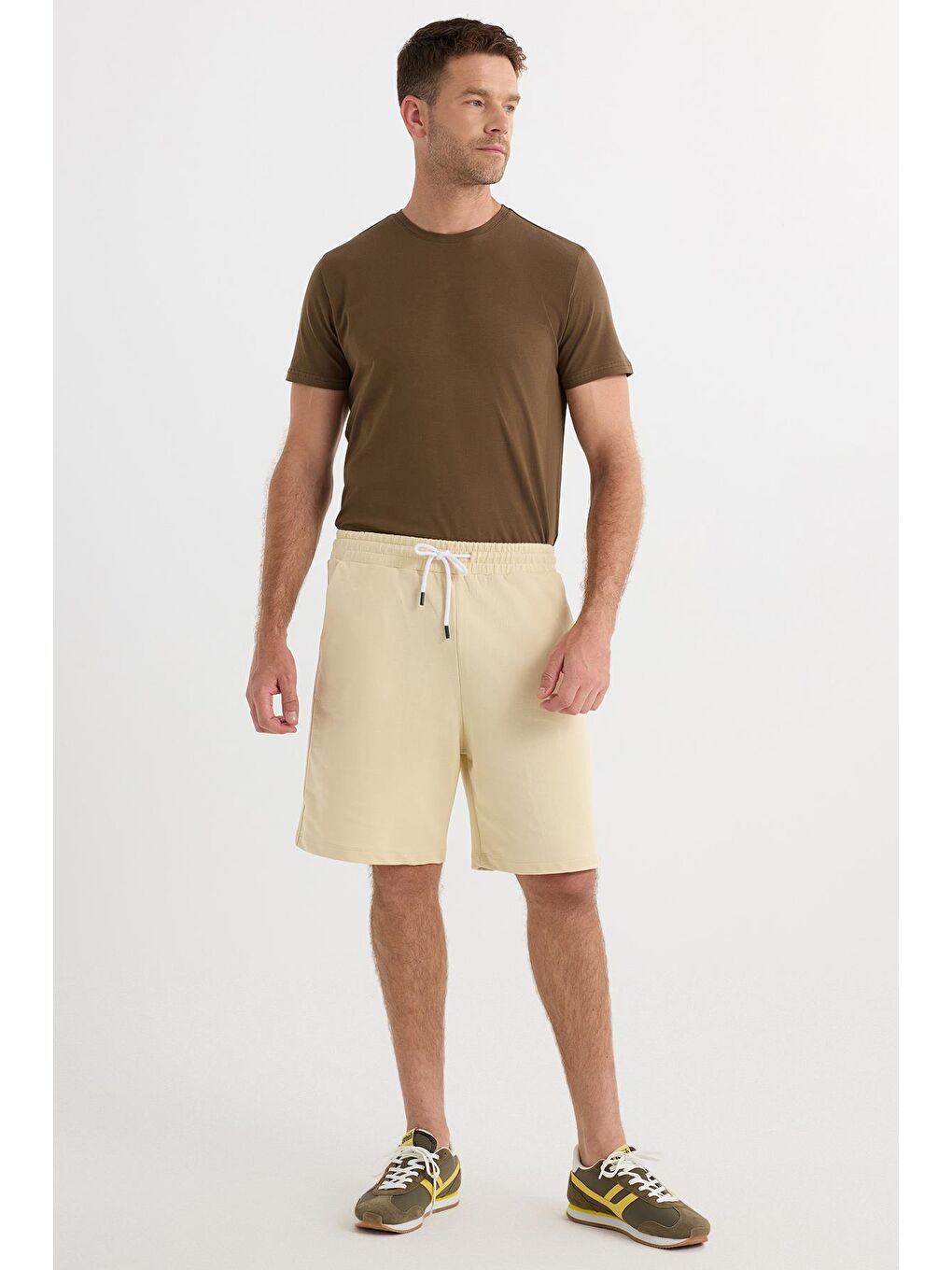Erkek Relax Fit Rahat Kesim %100 Pamuk Beli Bağcıklı Bej Şort-3