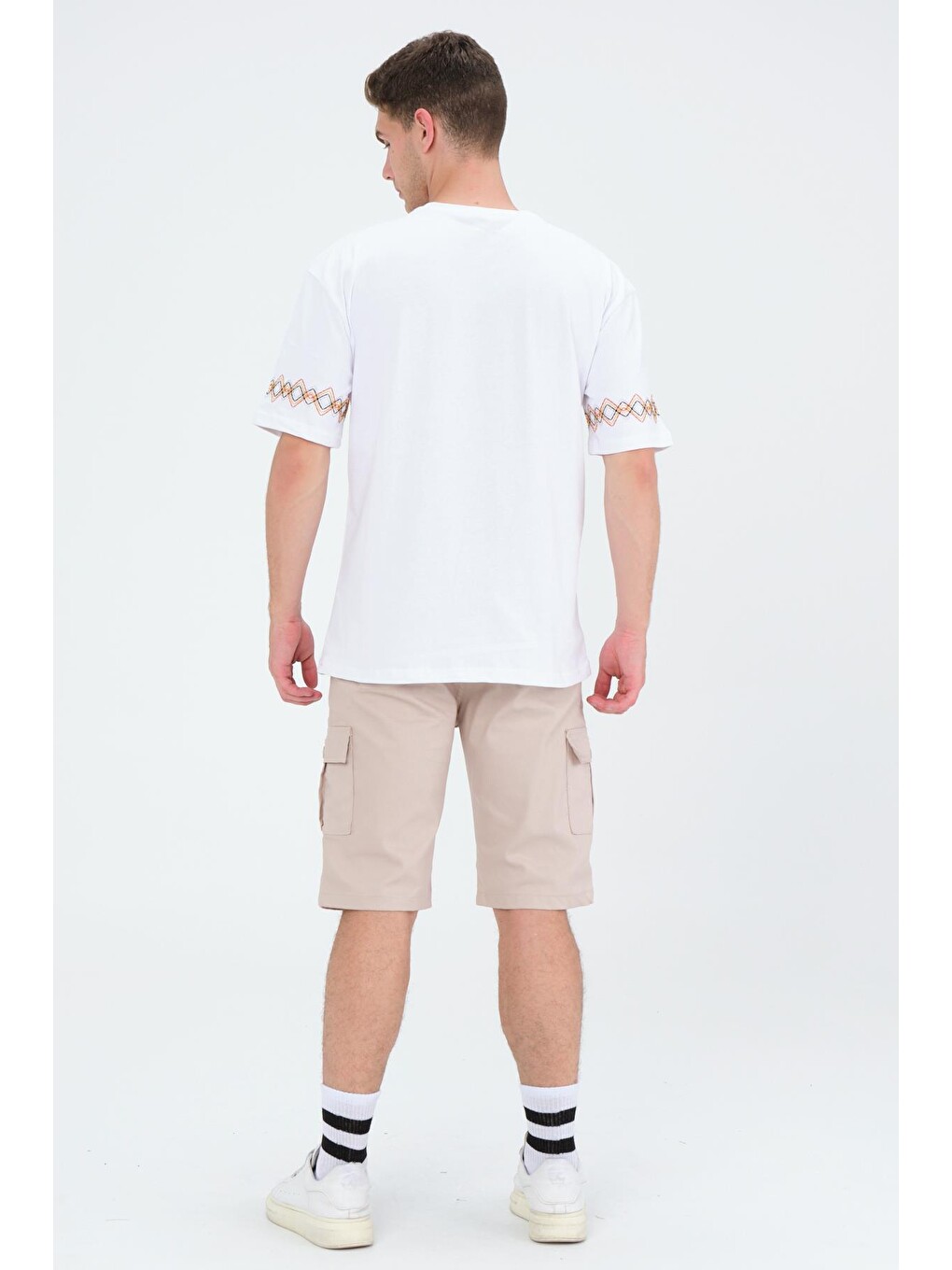 Beyaz Oversize Fit Pamuklu Kısa Kollu Basic Nakışlı Bisiklet Yaka Unisex Tişört-3
